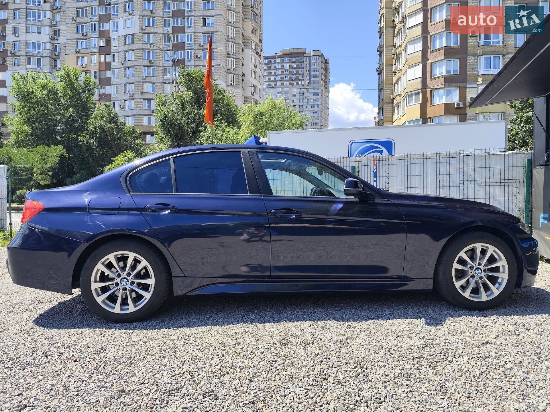 BMW 3 Series 2017 VIN WBA8E1G31HNU16645 фото оголошення 6 з 29