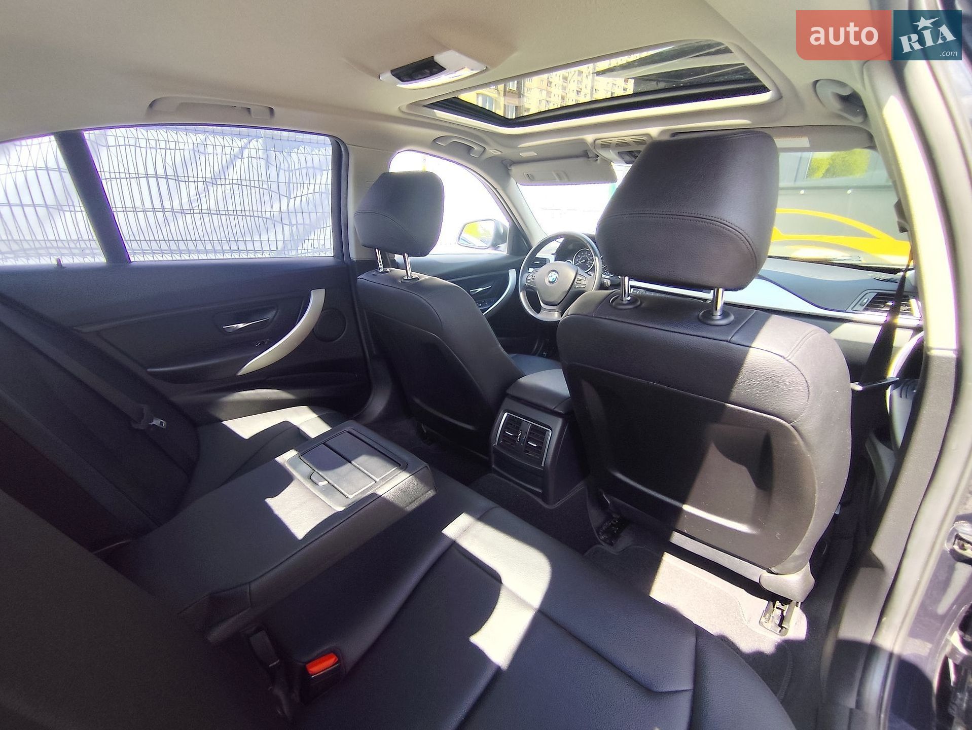 BMW 3 Series 2017 VIN WBA8E1G31HNU16645 фото оголошення 18 з 29