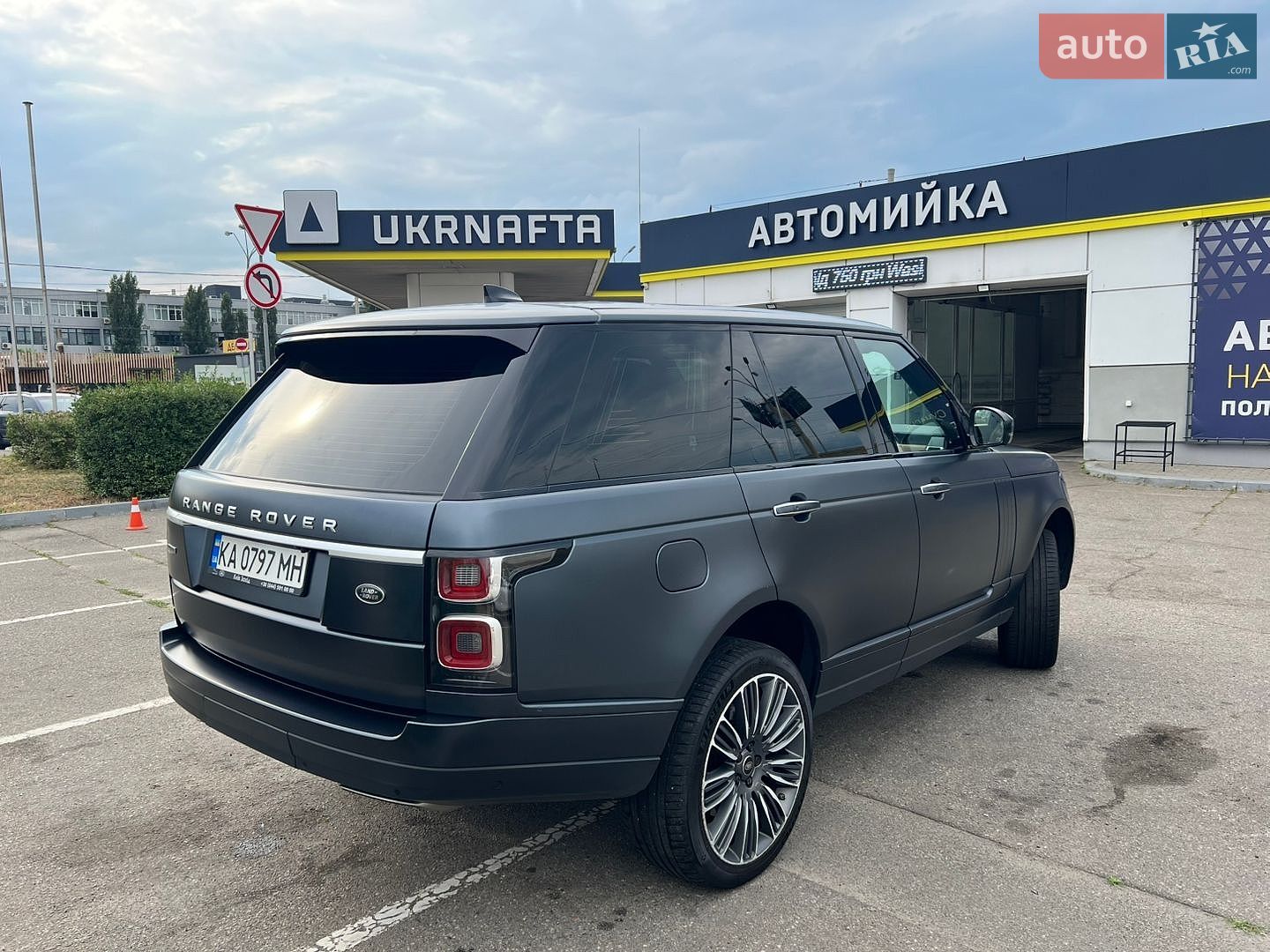 Land Rover Range Rover 2019 VIN SALGA2BJ7LA588449 фото оголошення 6 з 39