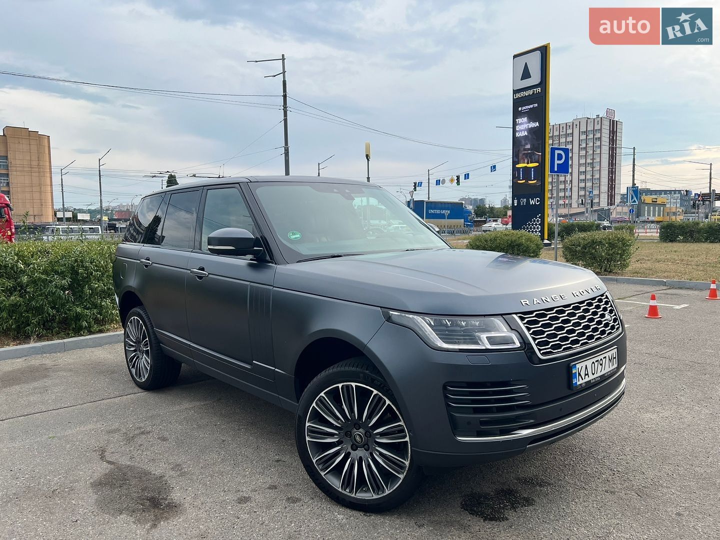 Land Rover Range Rover 2019 VIN SALGA2BJ7LA588449 фото оголошення 4 з 39