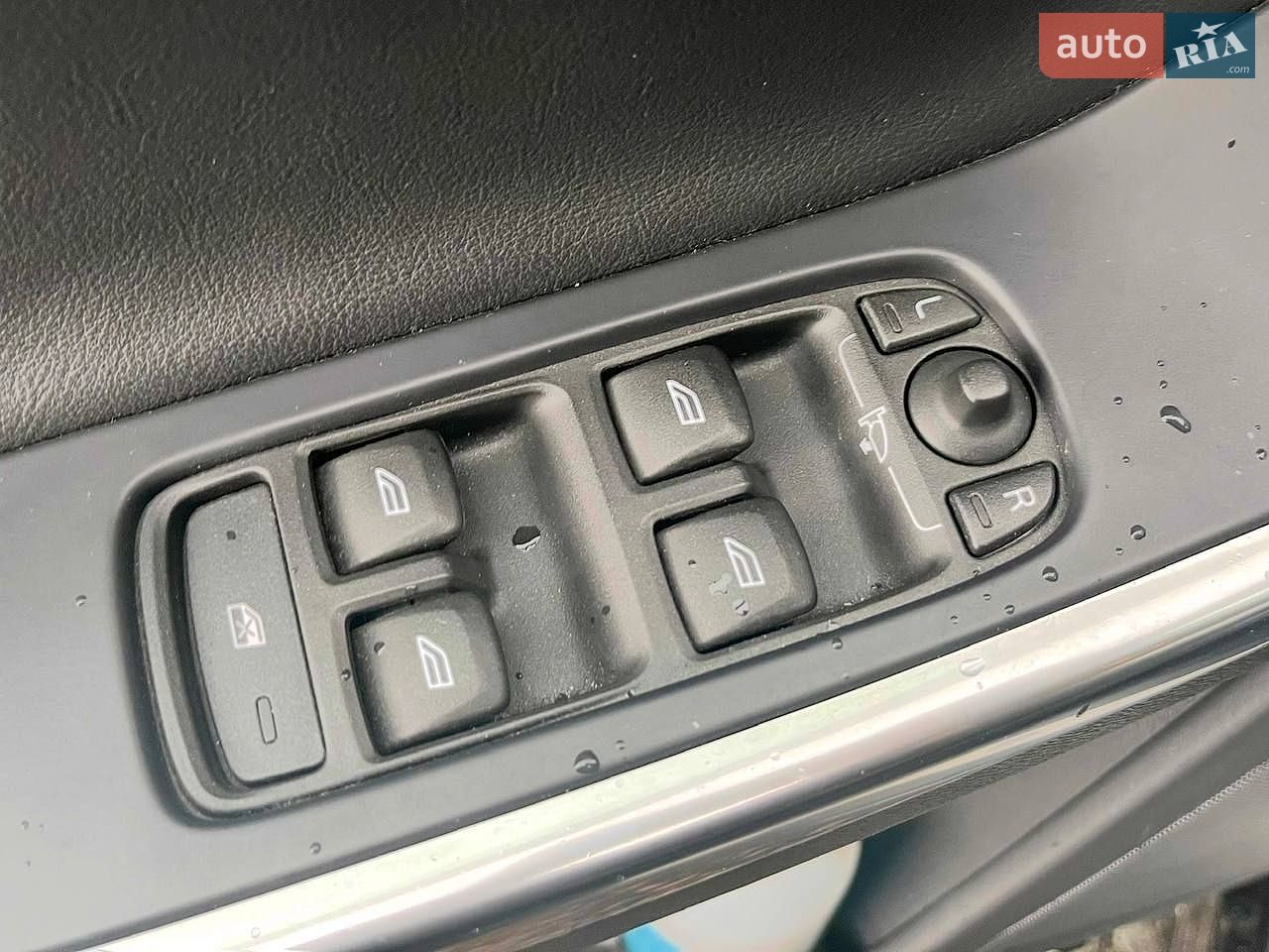 Volvo XC60 2016 VIN YV449MRS2G2899104 фото оголошення 27 з 30