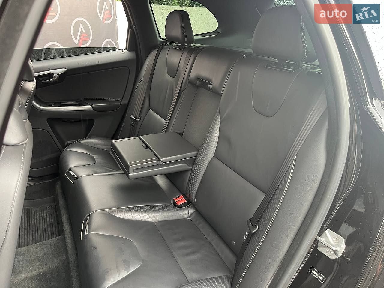 Volvo XC60 2016 VIN YV449MRS2G2899104 фото оголошення 12 з 30