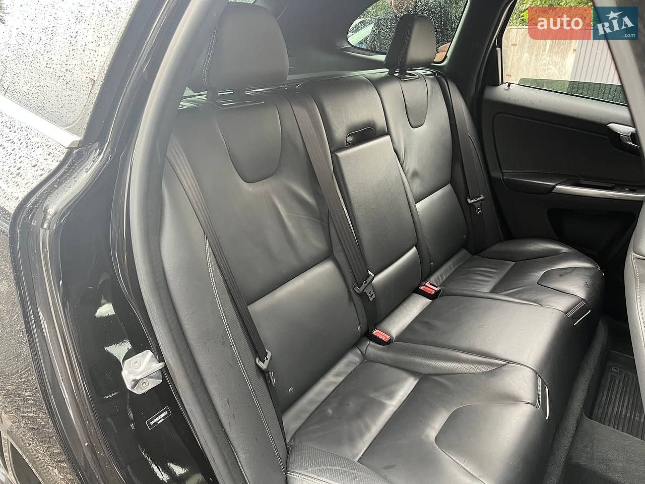 Volvo XC60 2016 VIN YV449MRS2G2899104 фото оголошення 13 з 30