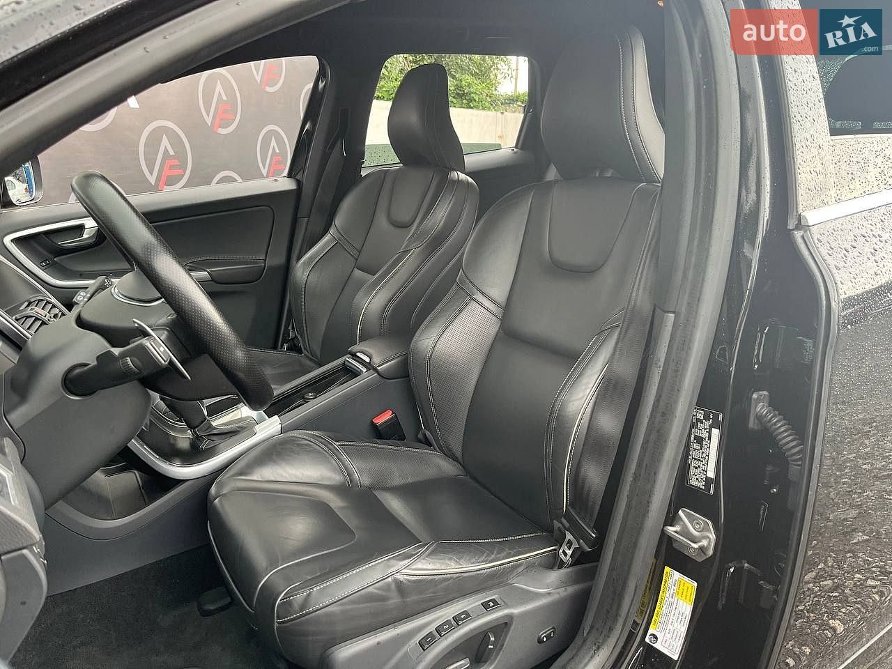 Volvo XC60 2016 VIN YV449MRS2G2899104 фото оголошення 11 з 30