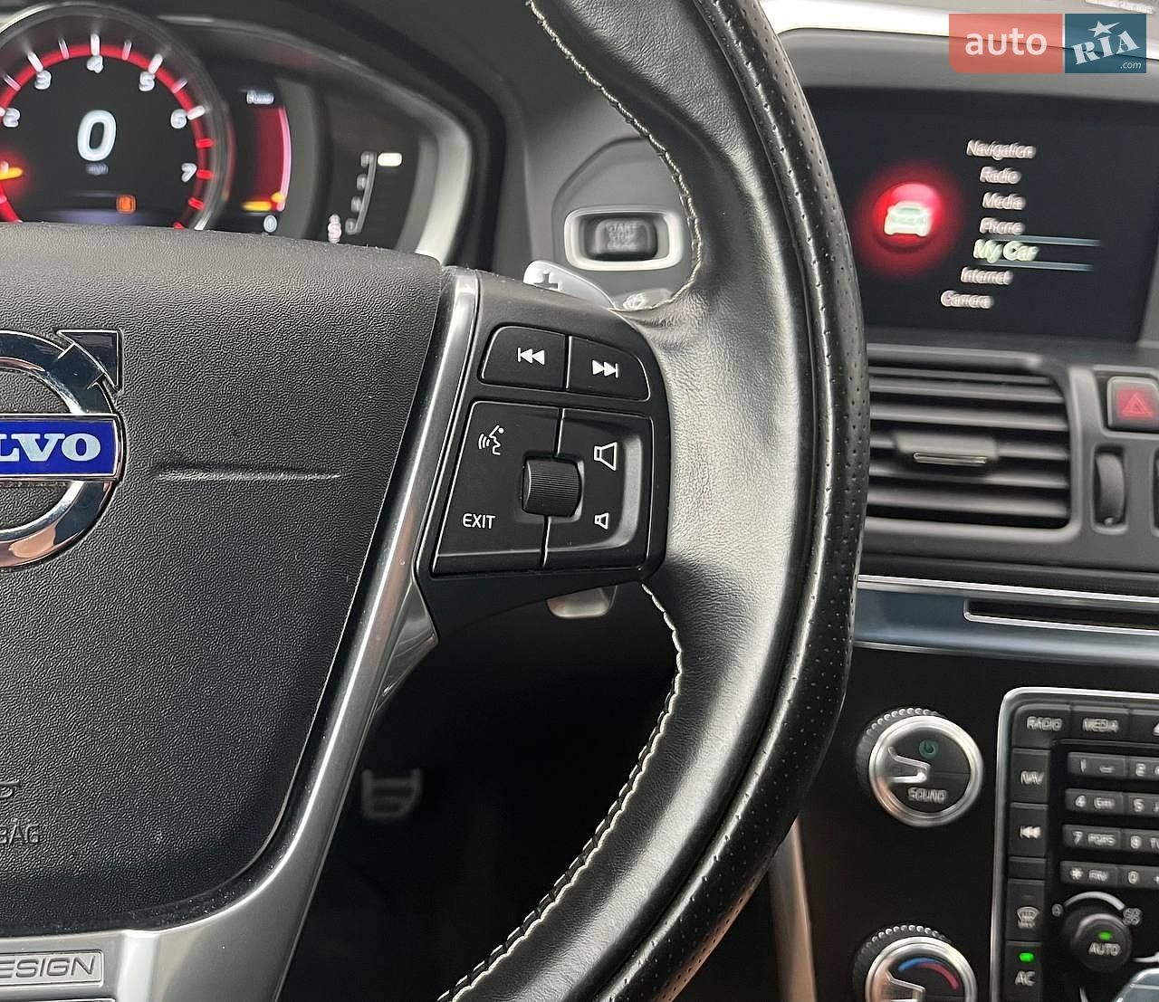 Volvo XC60 2016 VIN YV449MRS2G2899104 фото оголошення 18 з 30