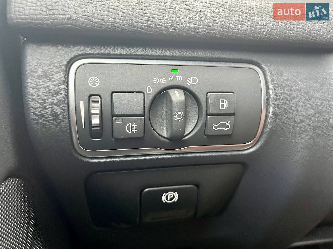 Volvo XC60 2016 VIN YV449MRS2G2899104 фото оголошення 25 з 30