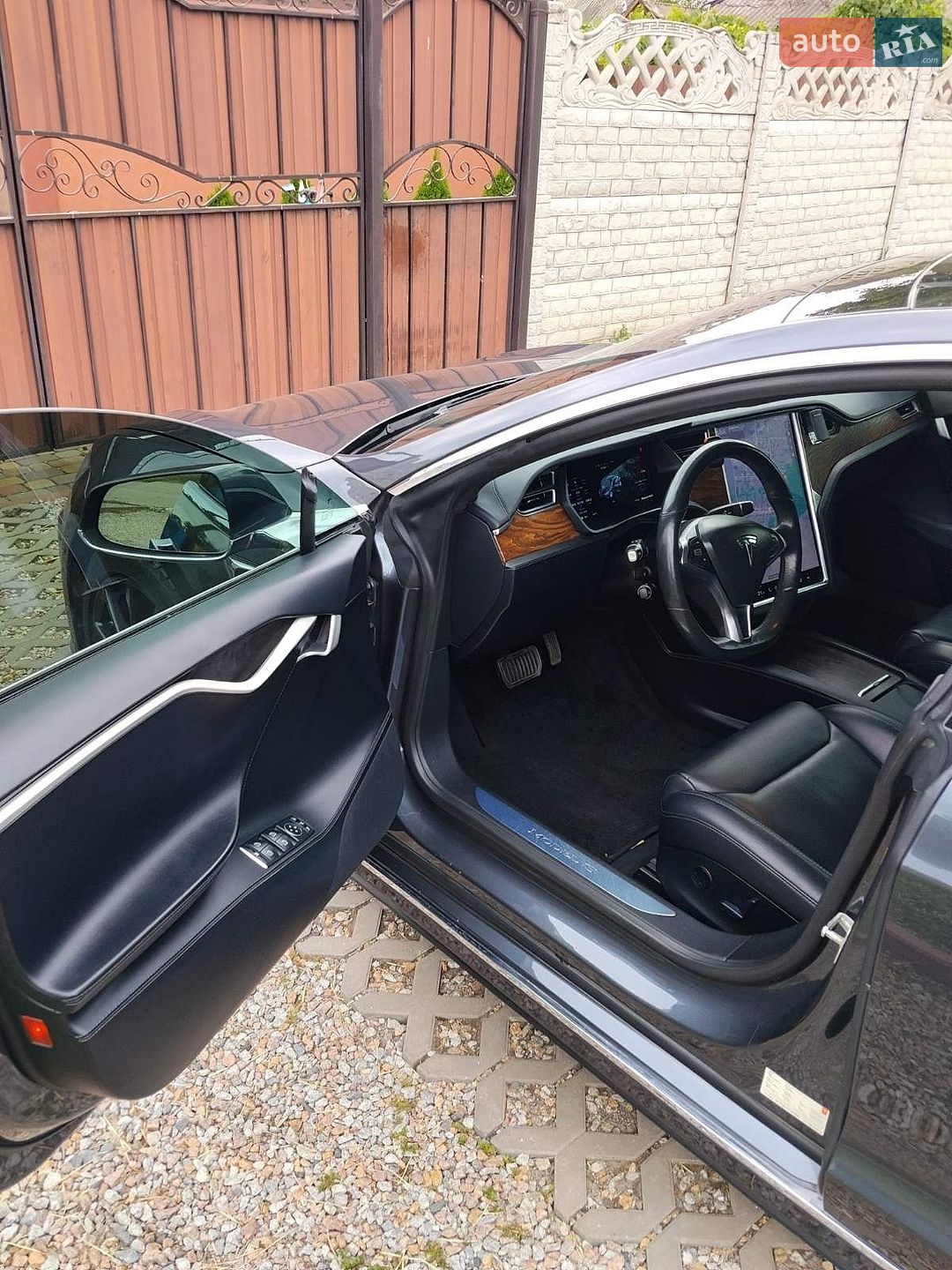 Tesla Model S 2018 VIN 5YJSA1E2XJF245204 фото оголошення 12 з 20