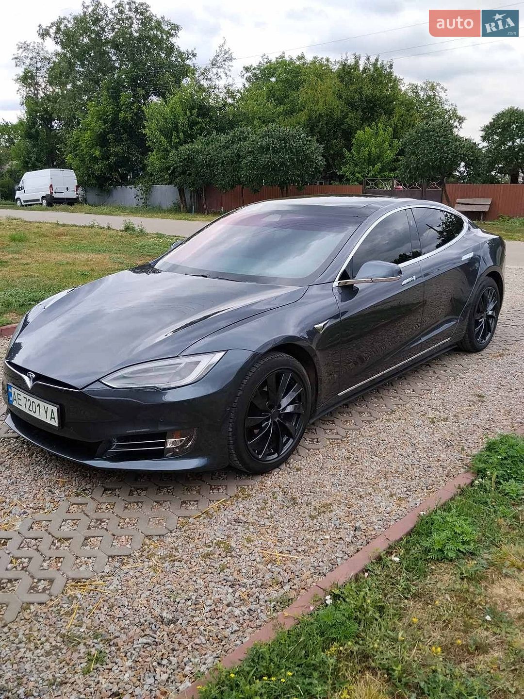 Tesla Model S 2018 VIN 5YJSA1E2XJF245204 фото оголошення 15 з 20