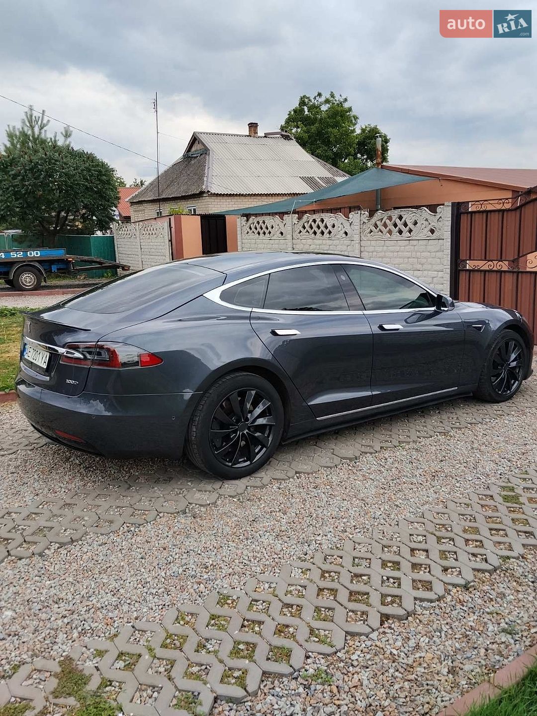 Tesla Model S 2018 VIN 5YJSA1E2XJF245204 фото оголошення 17 з 20