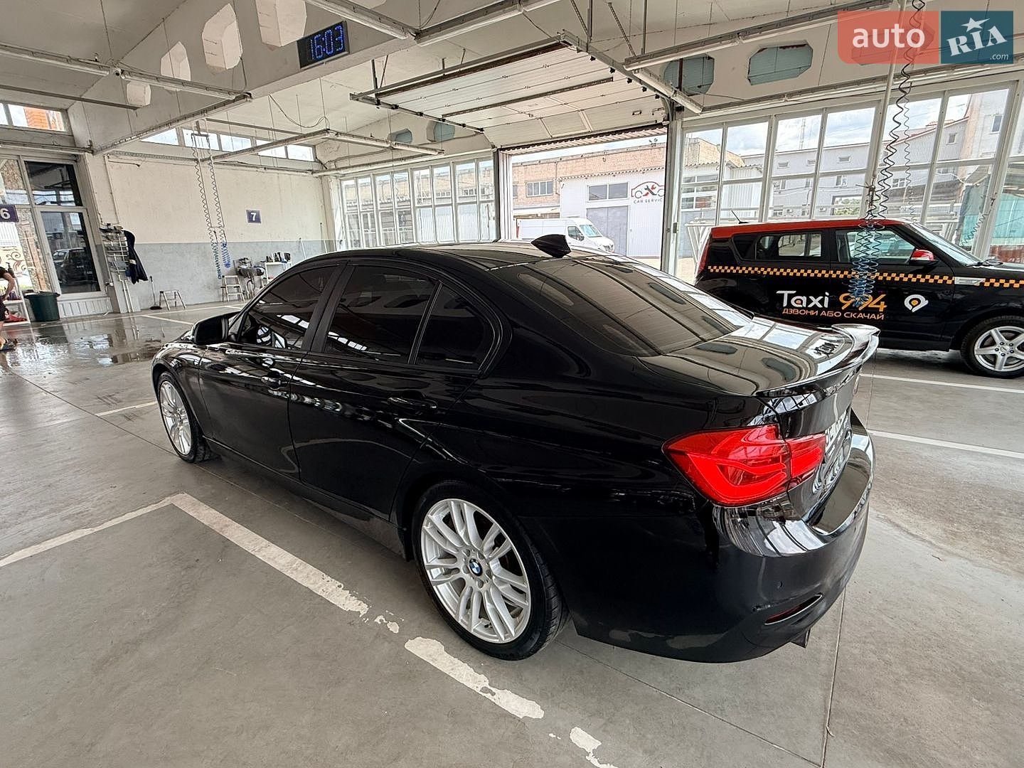 BMW 3 Series 2017 VIN WBA8E1G57HNU14884 фото оголошення 4 з 14