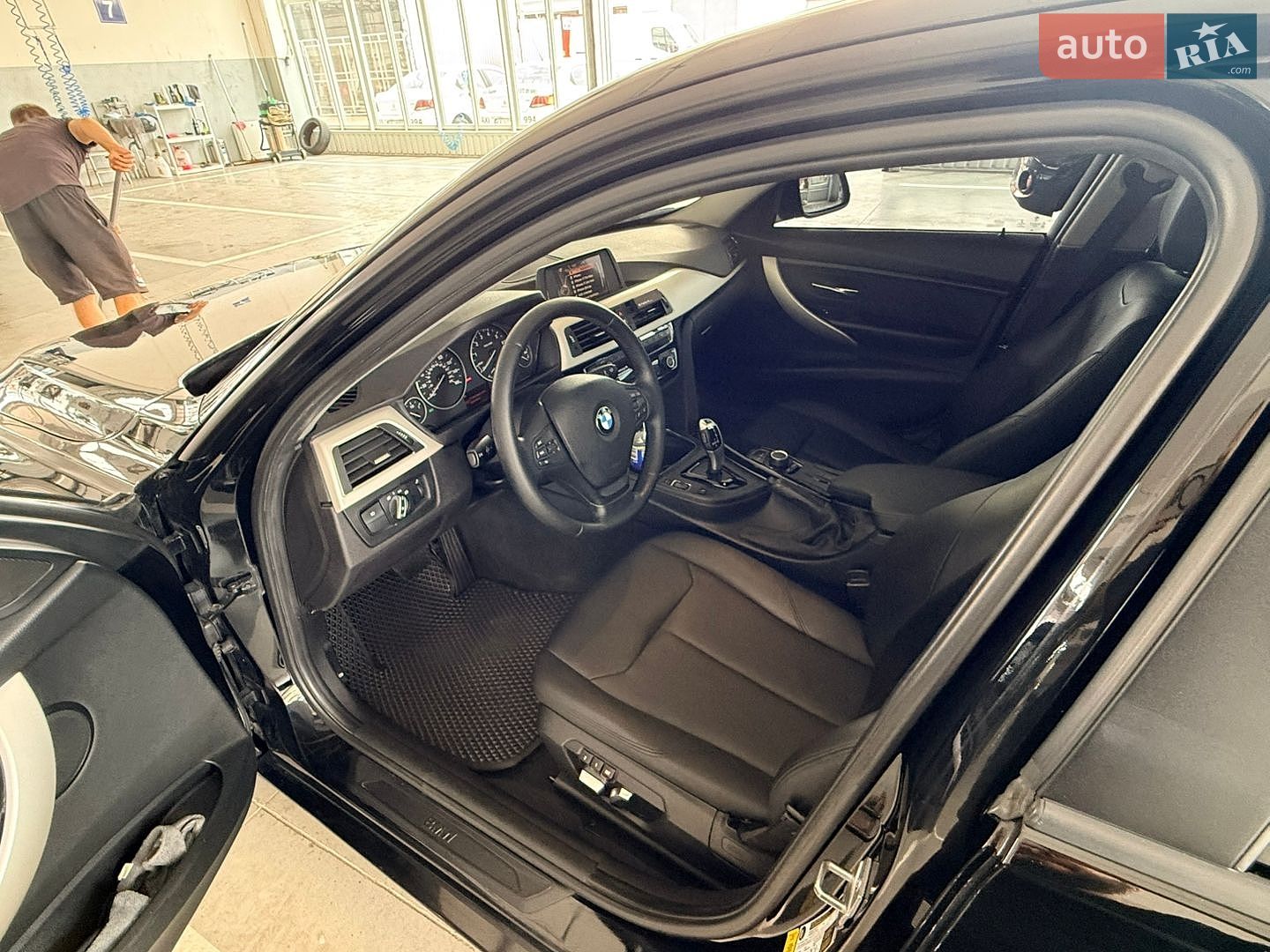BMW 3 Series 2017 VIN WBA8E1G57HNU14884 фото оголошення 11 з 14