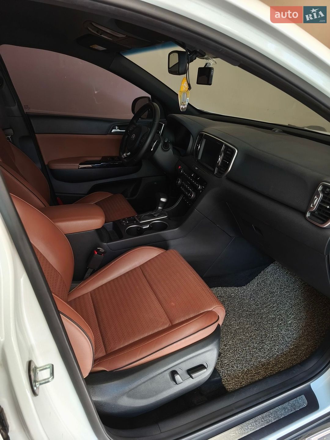 Kia Sportage 2017 VIN KNAPR813BJK374650 фото оголошення 16 з 23