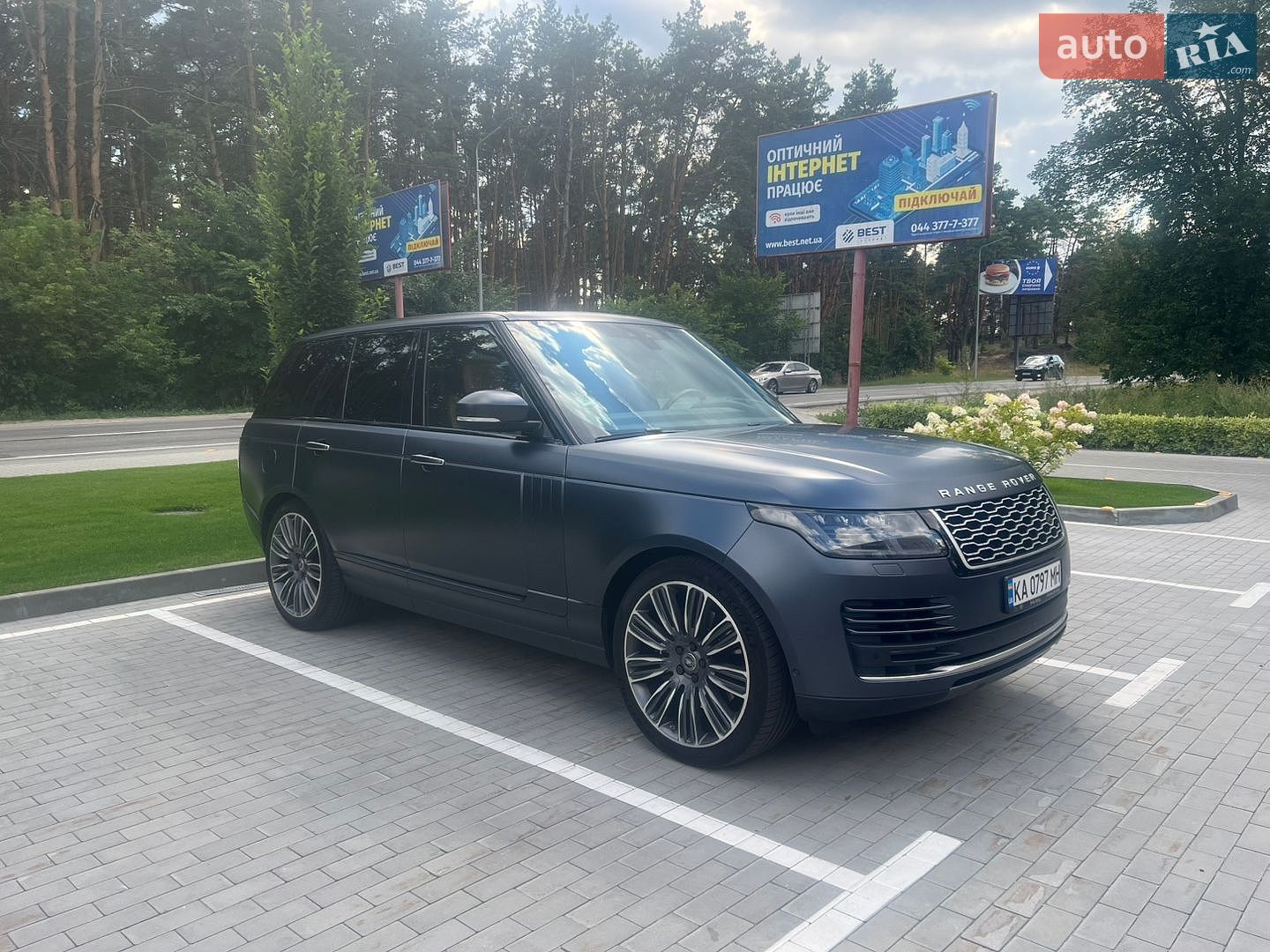 Land Rover Range Rover 2019 VIN SALGA2BJ7LA588449 фото оголошення 30 з 39