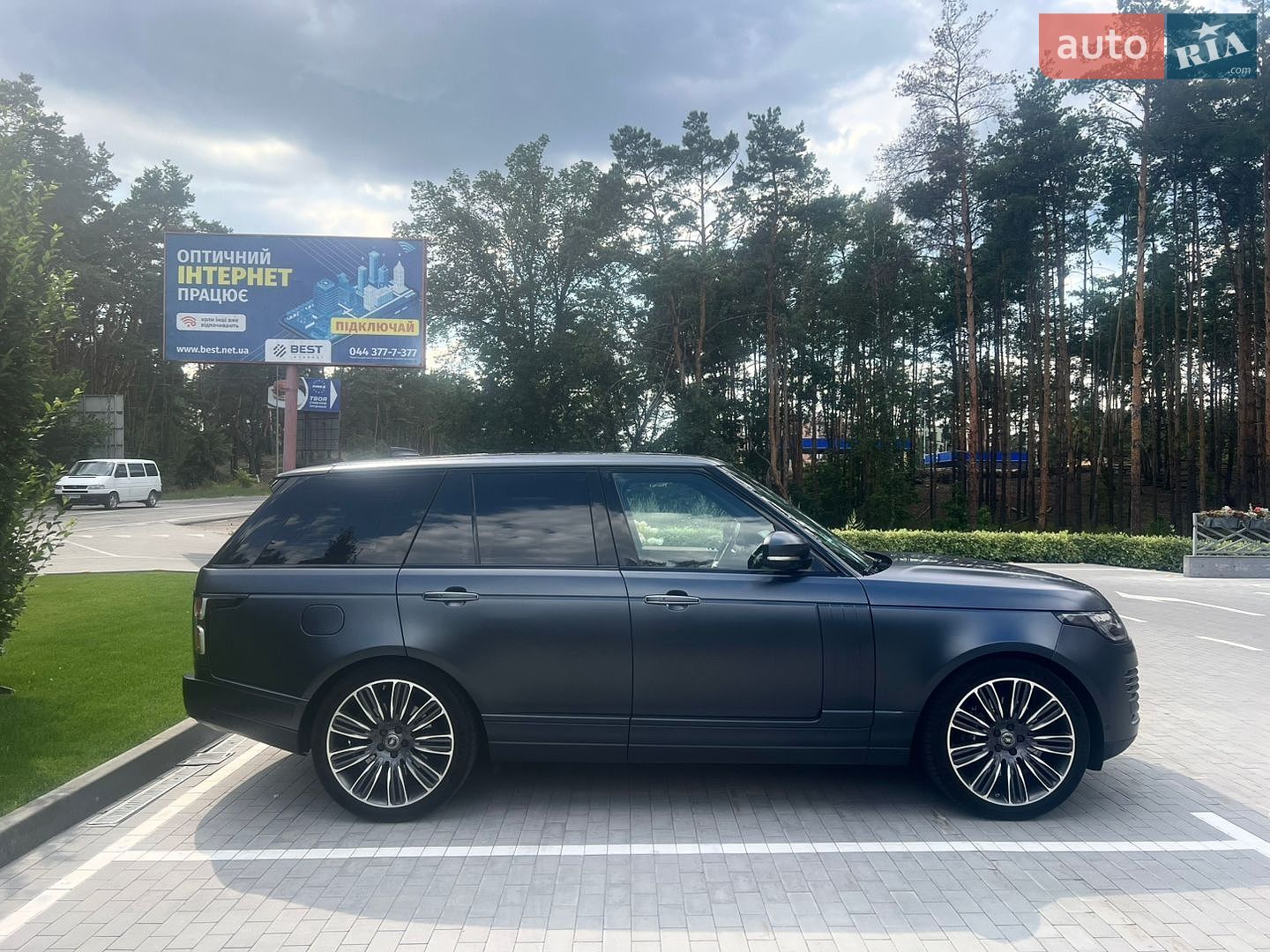 Land Rover Range Rover 2019 VIN SALGA2BJ7LA588449 фото оголошення 34 з 39