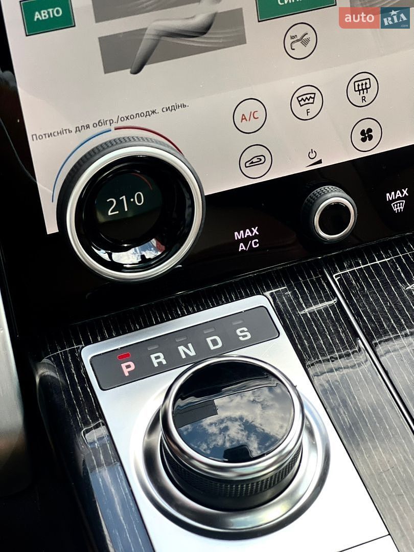 Land Rover Range Rover 2019 VIN SALGA2BJ7LA588449 фото оголошення 25 з 39