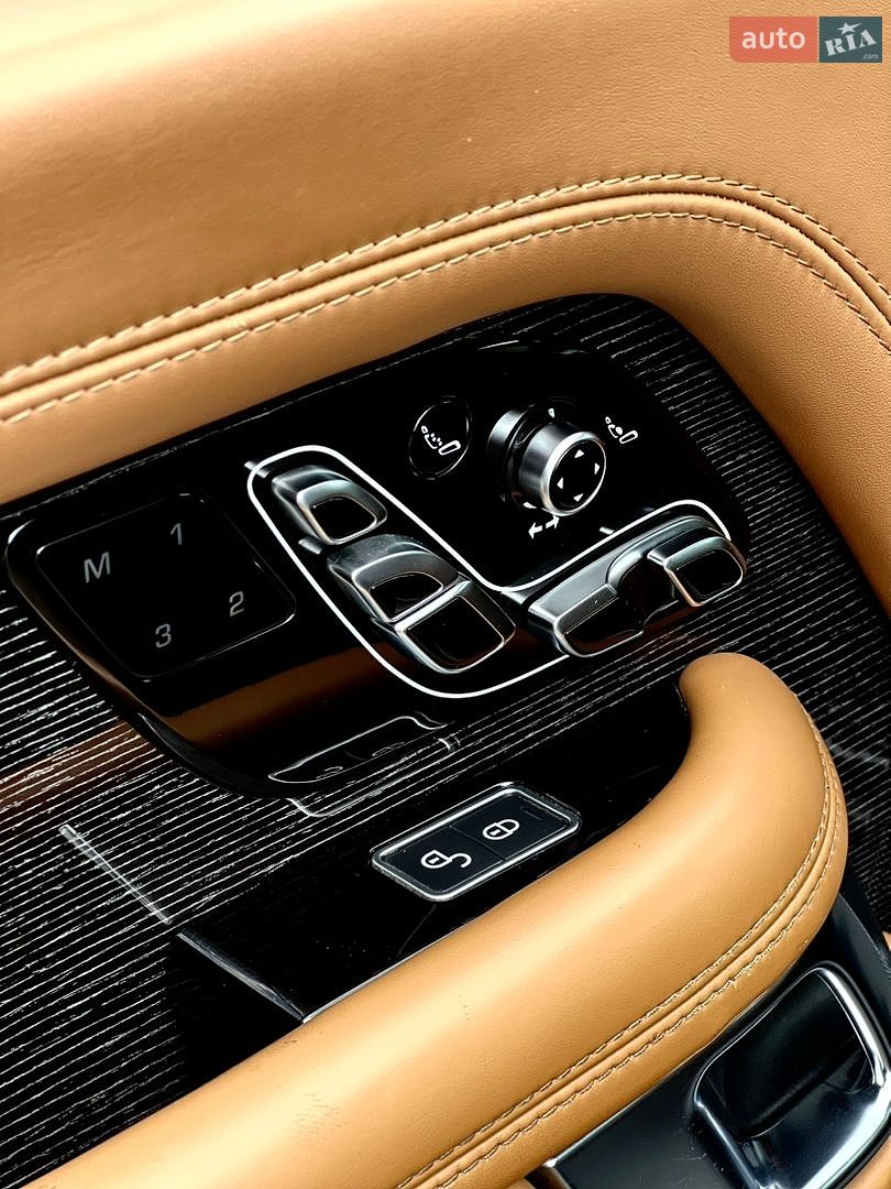 Land Rover Range Rover 2019 VIN SALGA2BJ7LA588449 фото оголошення 19 з 39