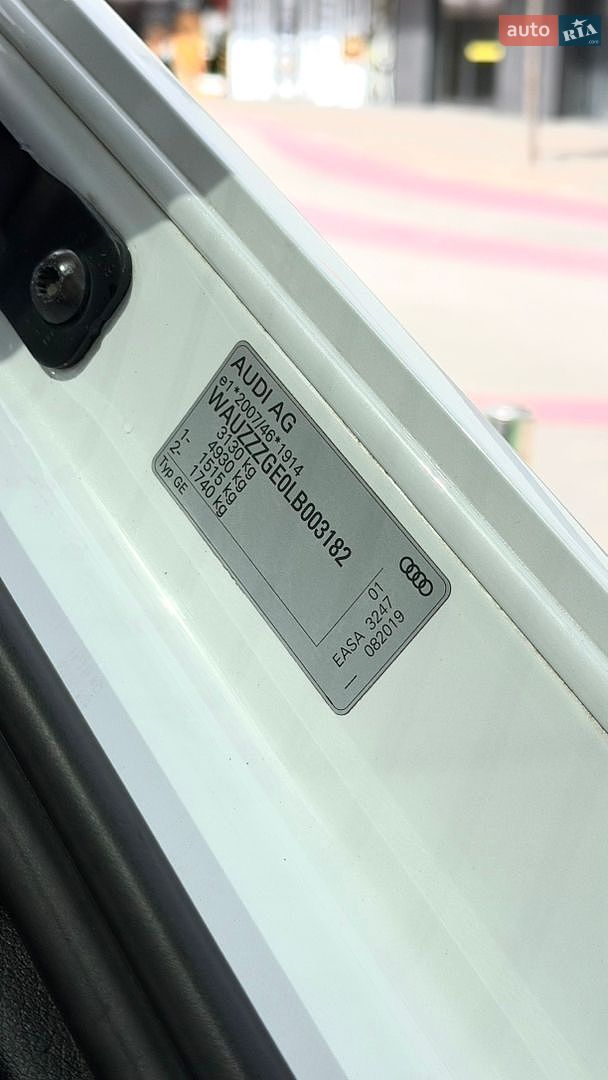Audi e-tron 2019 VIN WAUZZZGE0LB003182 фото оголошення 9 з 28
