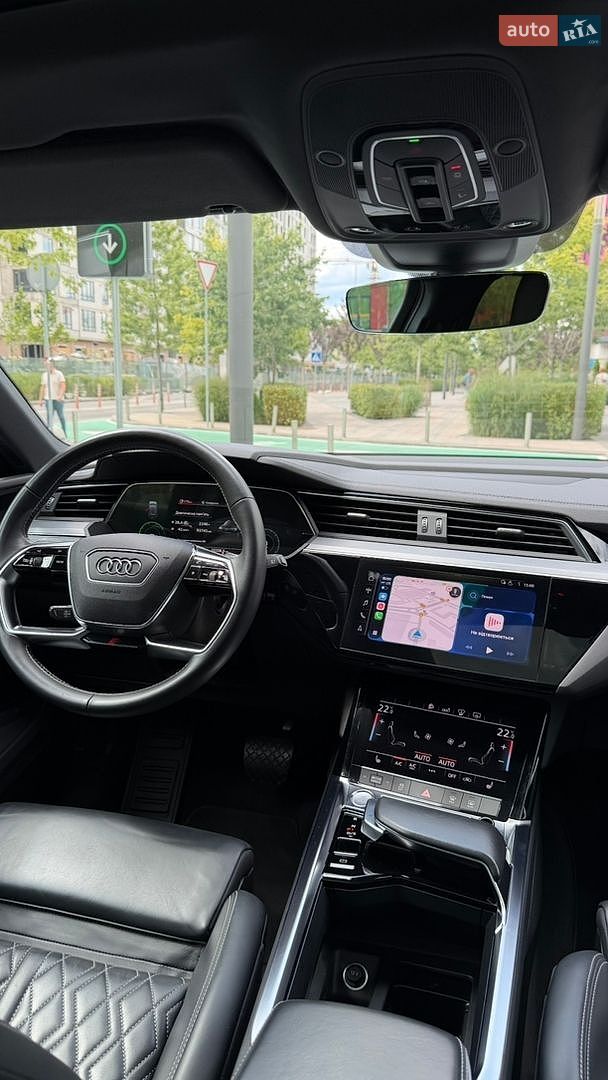 Audi e-tron 2019 VIN WAUZZZGE0LB003182 фото оголошення 12 з 28