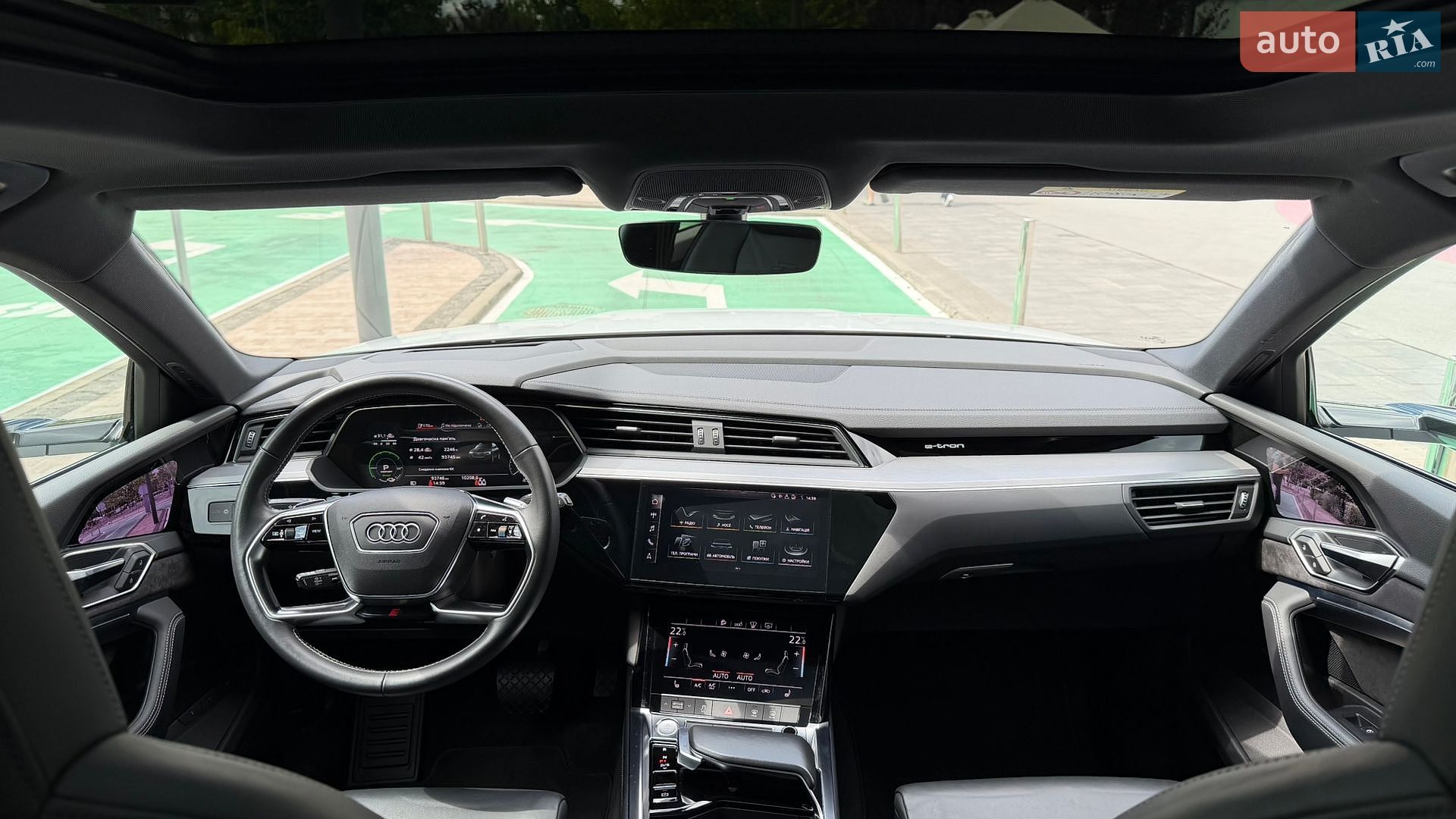Audi e-tron 2019 VIN WAUZZZGE0LB003182 фото оголошення 11 з 28