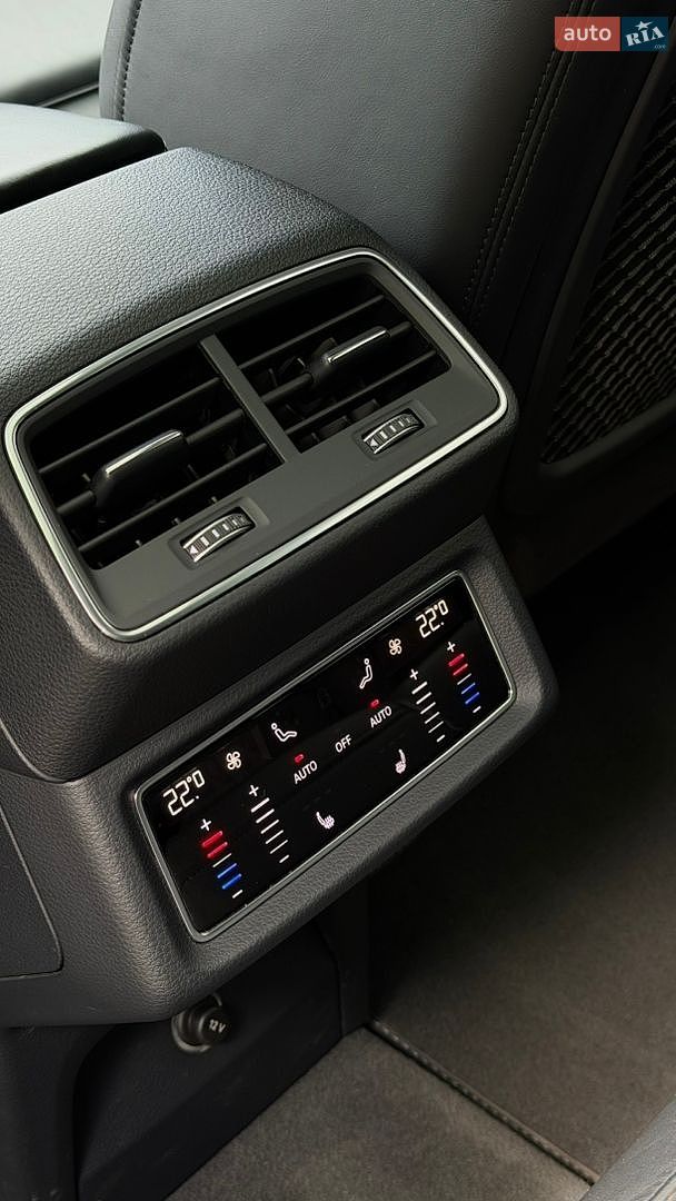 Audi e-tron 2019 VIN WAUZZZGE0LB003182 фото оголошення 18 з 28