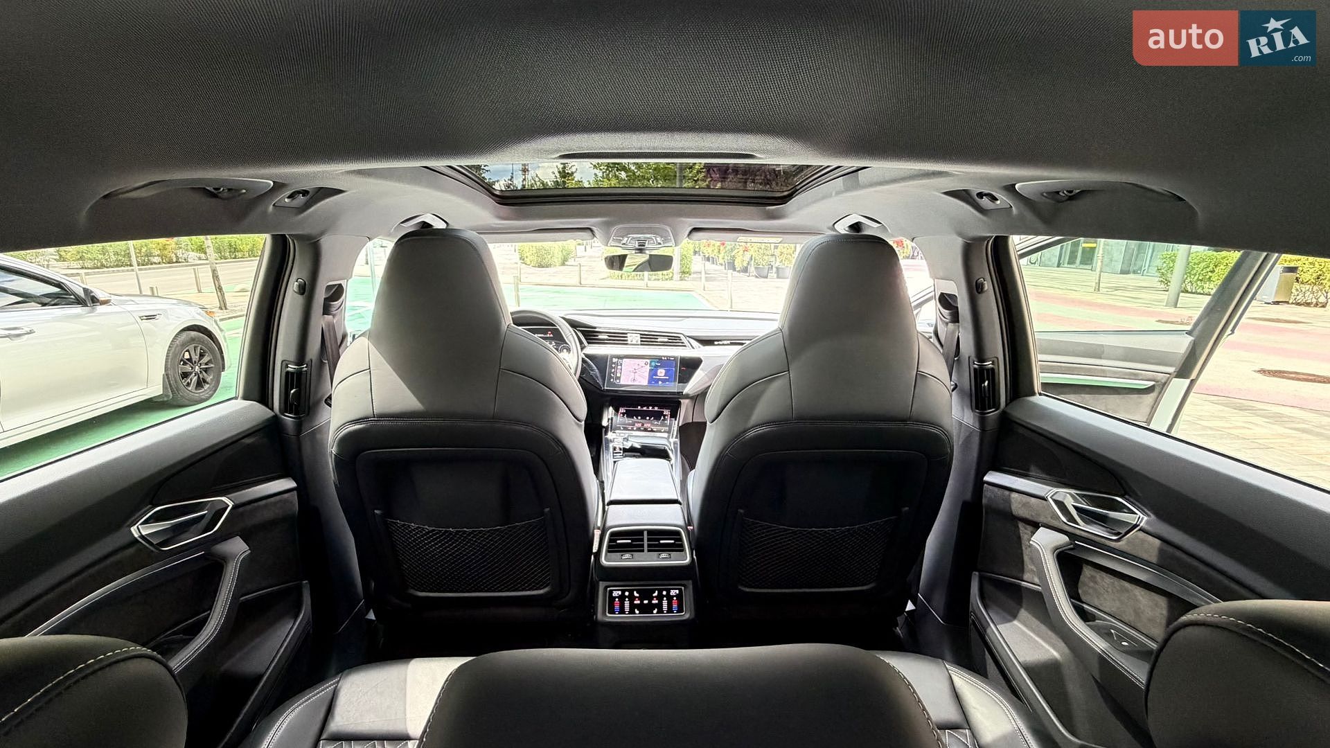 Audi e-tron 2019 VIN WAUZZZGE0LB003182 фото оголошення 15 з 28
