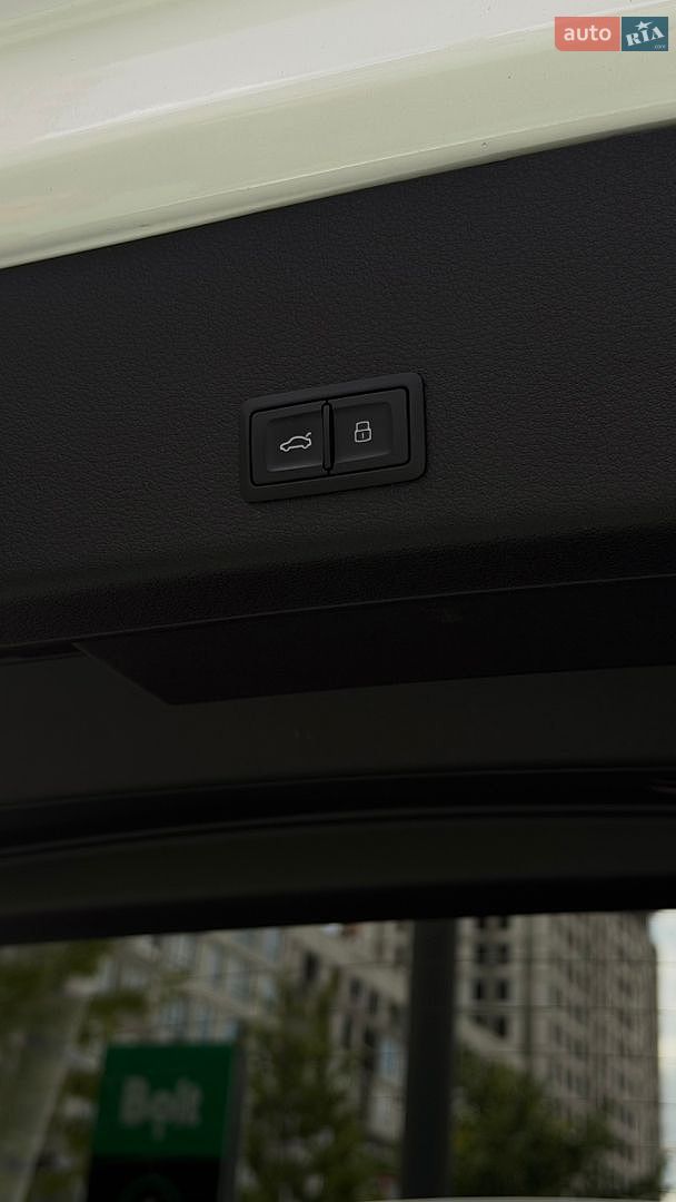 Audi e-tron 2019 VIN WAUZZZGE0LB003182 фото оголошення 25 з 28