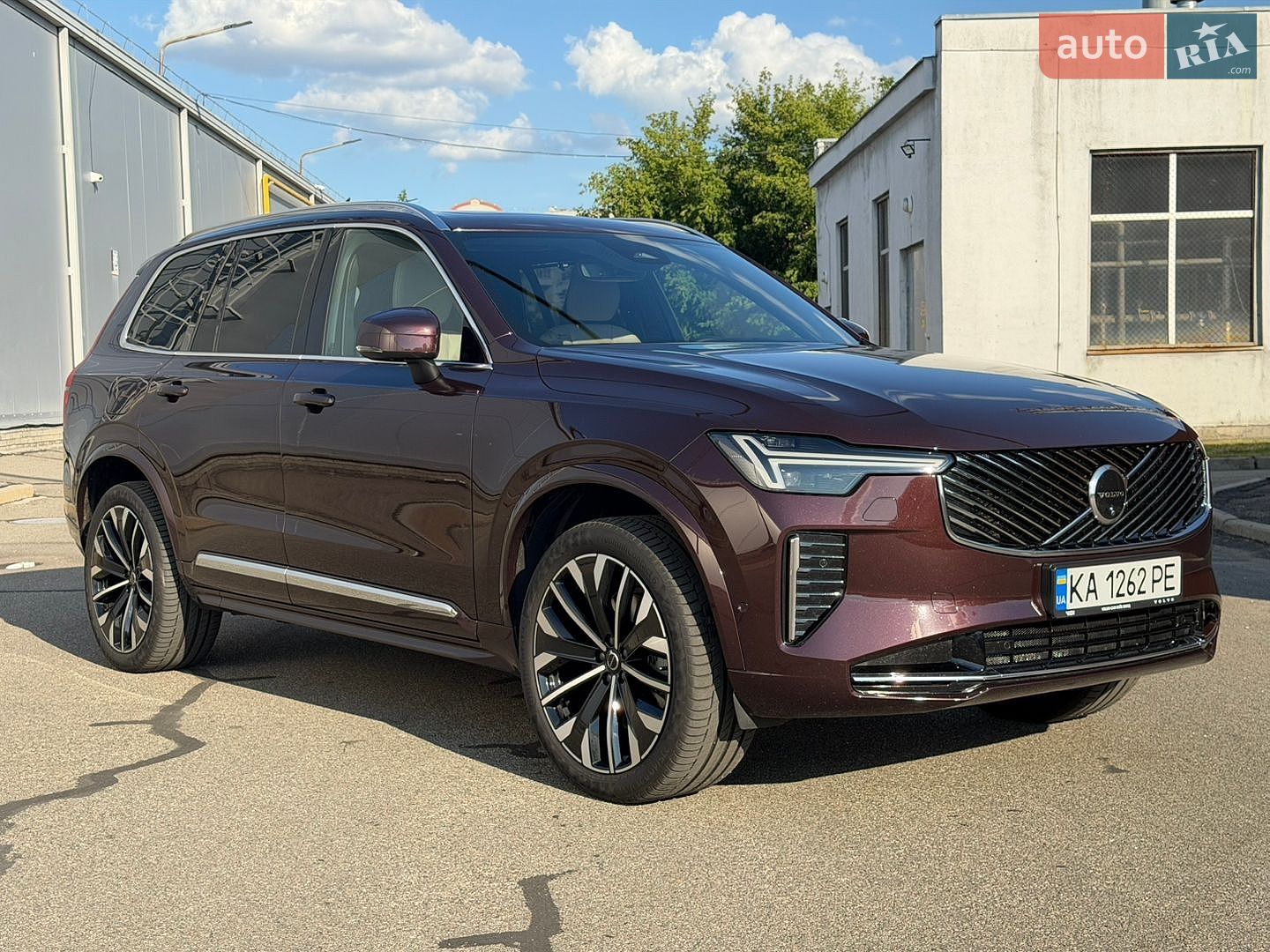 Volvo Xc90 2025 VIN YV1LFM1V9S1390908 фото оголошення 2 з 34