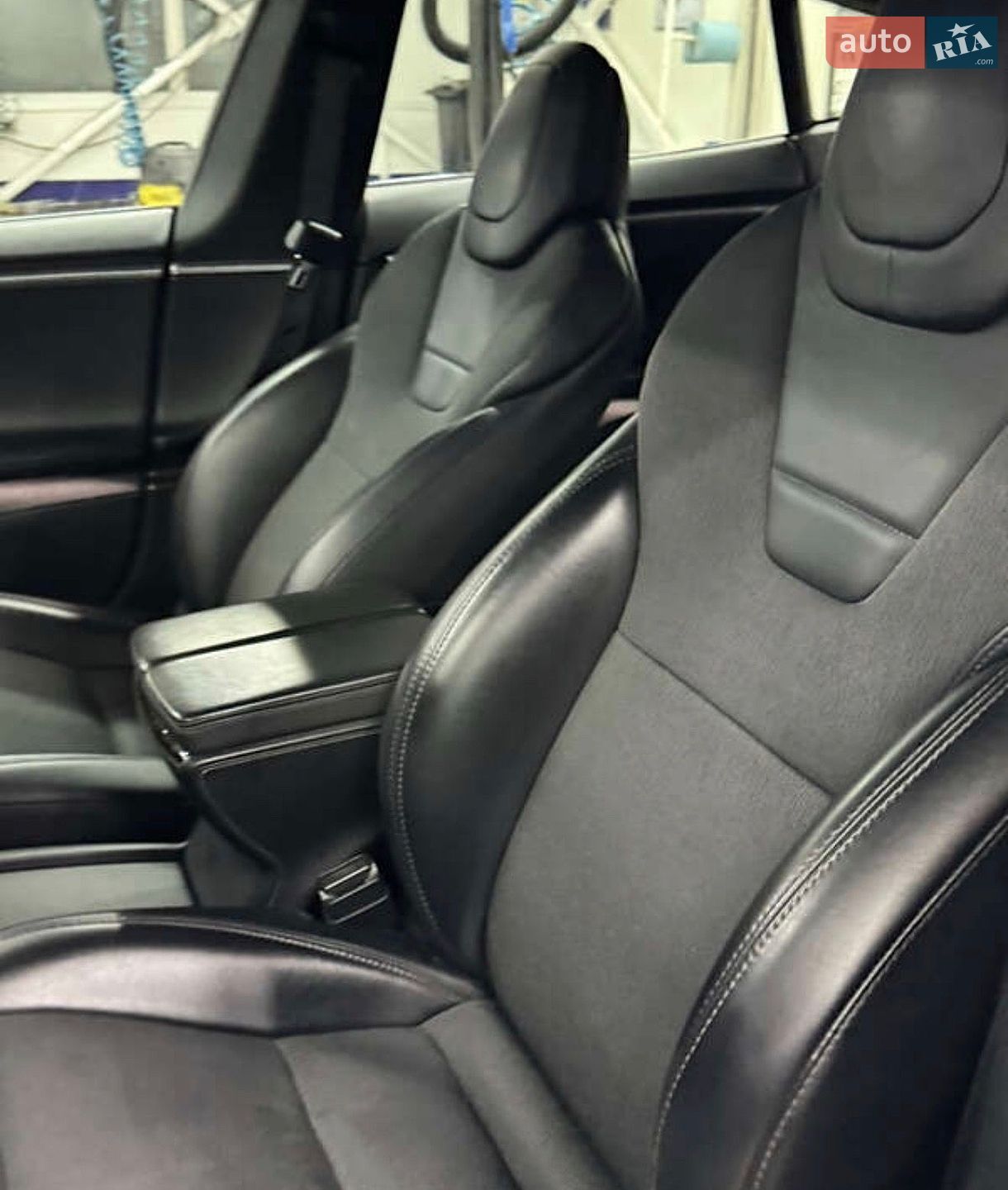 Tesla Model S 2017 VIN 5YJSA1E22HF210702 фото оголошення 16 з 21