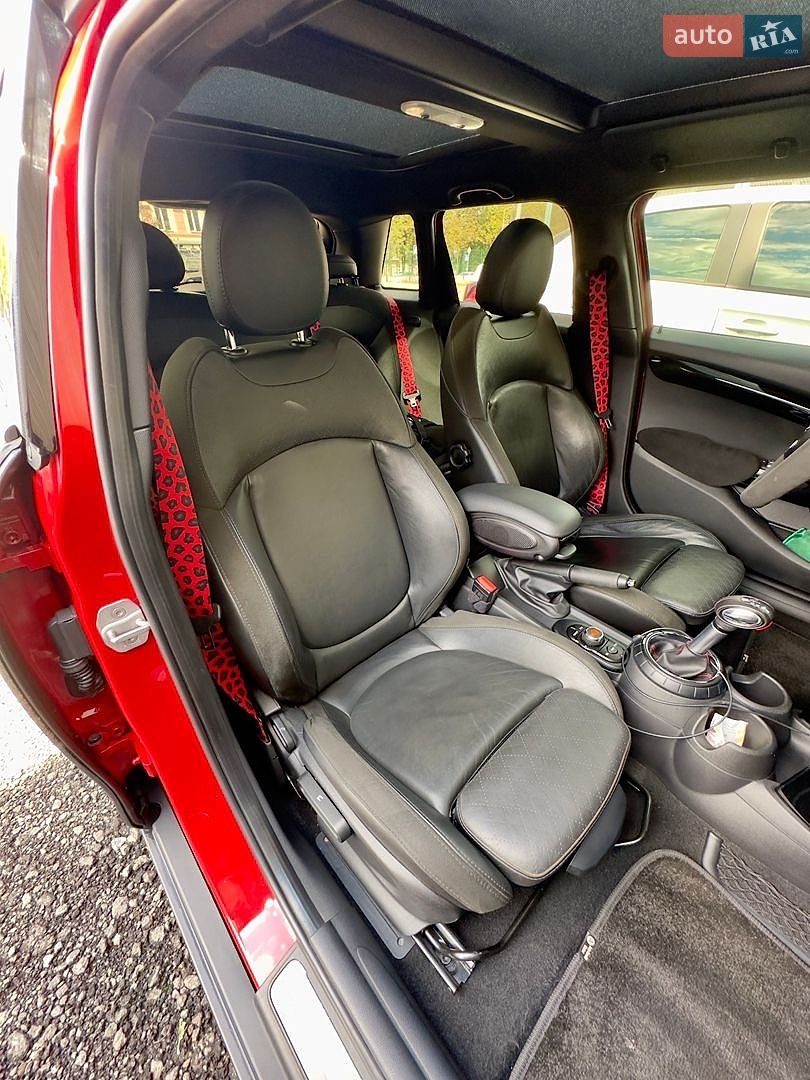 Mini Cooper 2016 VIN WMWXU3C57G2D31586 фото оголошення 11 з 33