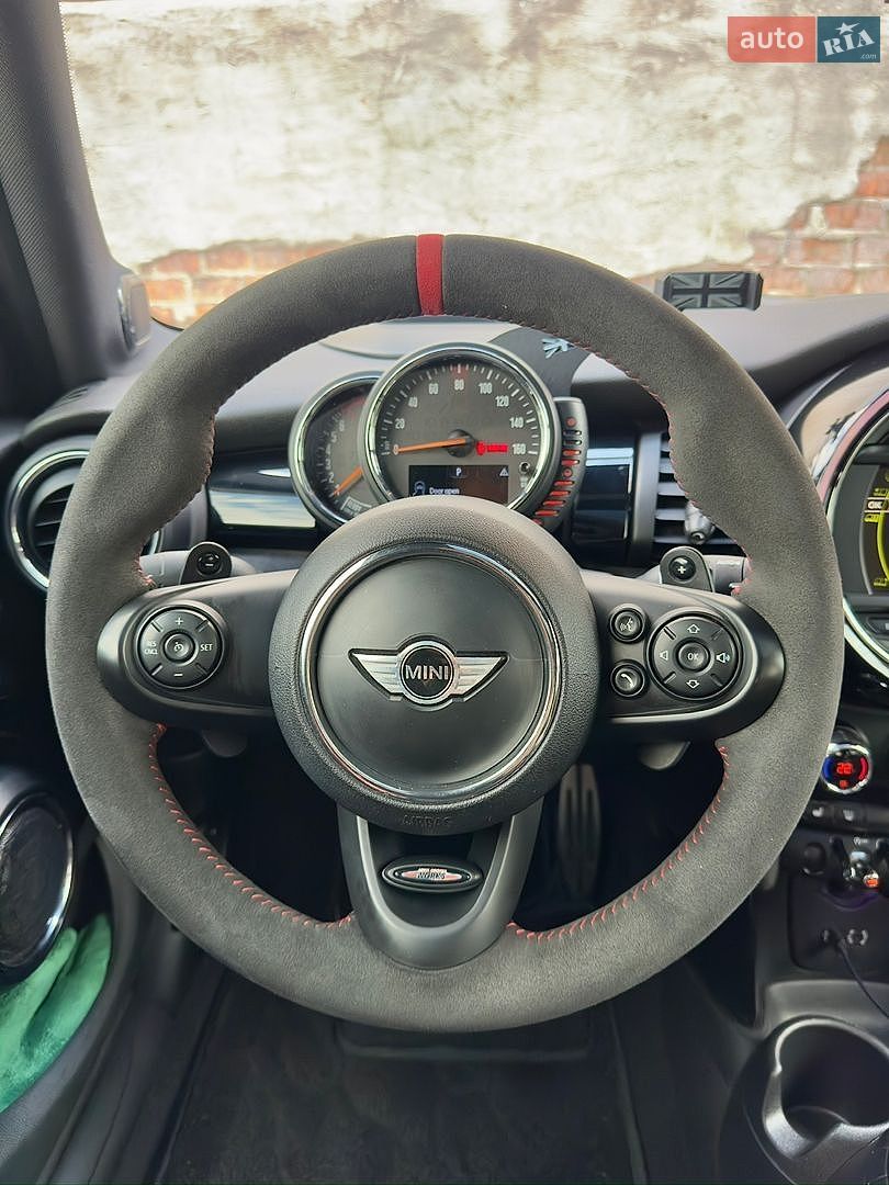 Mini Cooper 2016 VIN WMWXU3C57G2D31586 фото оголошення 16 з 33