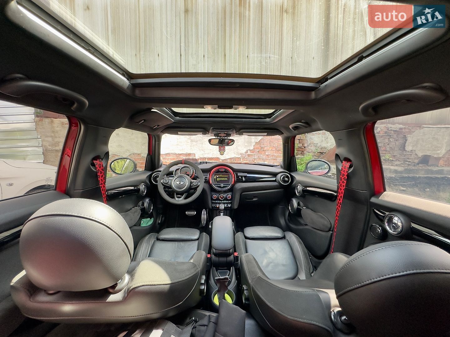 Mini Cooper 2016 VIN WMWXU3C57G2D31586 фото оголошення 12 з 33