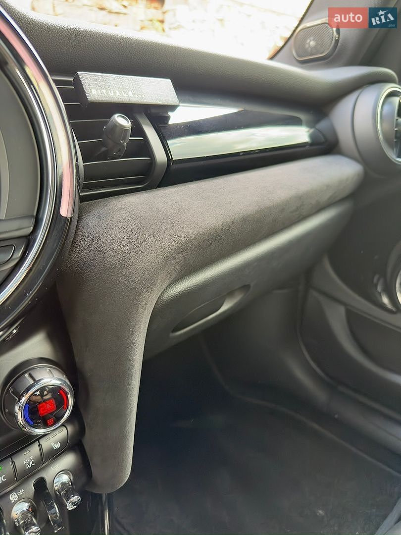 Mini Cooper 2016 VIN WMWXU3C57G2D31586 фото оголошення 18 з 33