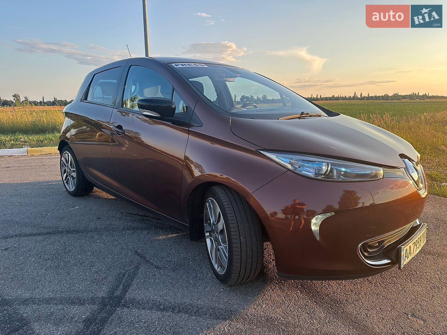 Renault Zoe 2014 VIN VF1AGVYA051743179 фото оголошення 2 з 17