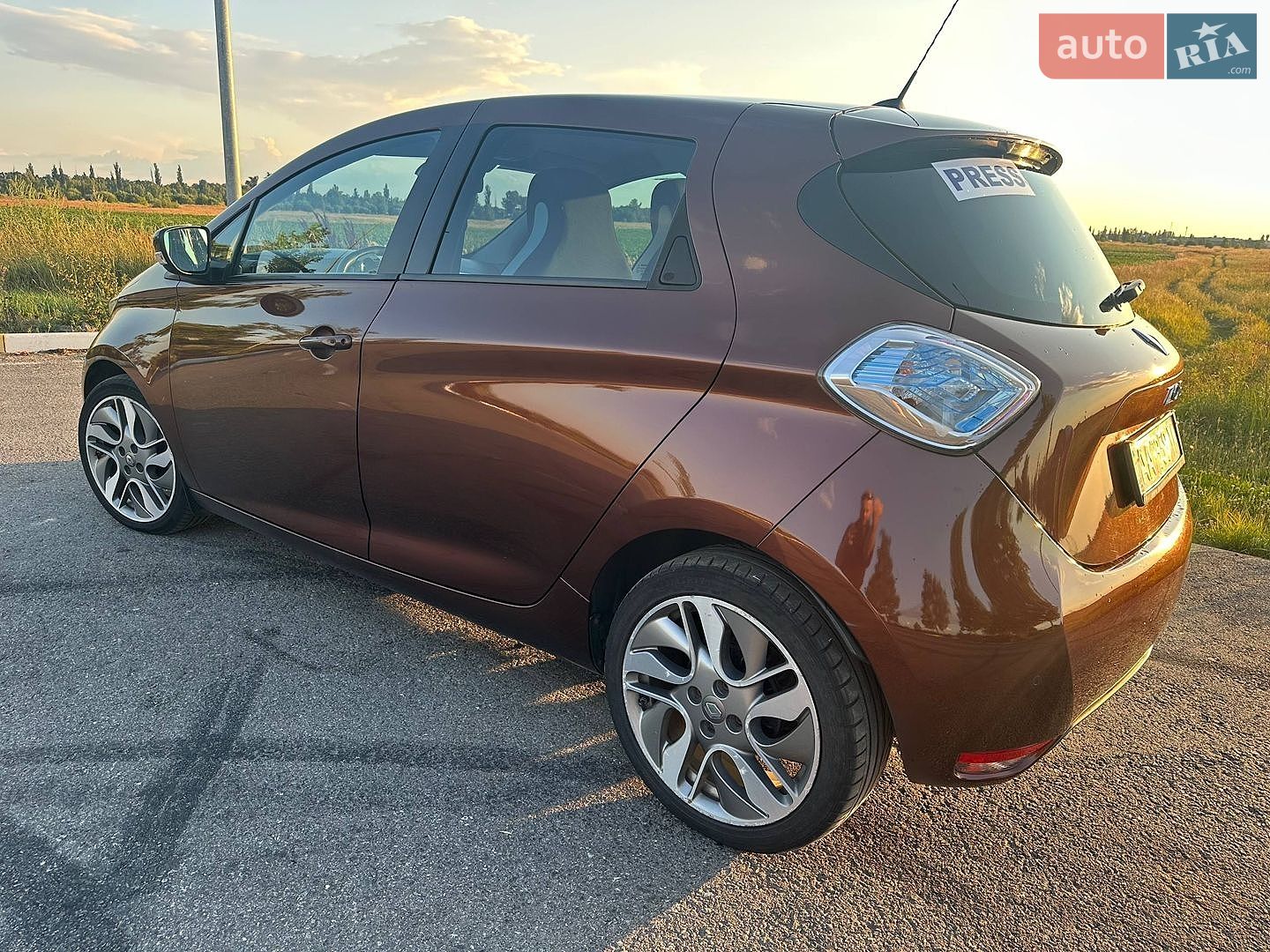Renault Zoe 2014 VIN VF1AGVYA051743179 фото оголошення 3 з 17