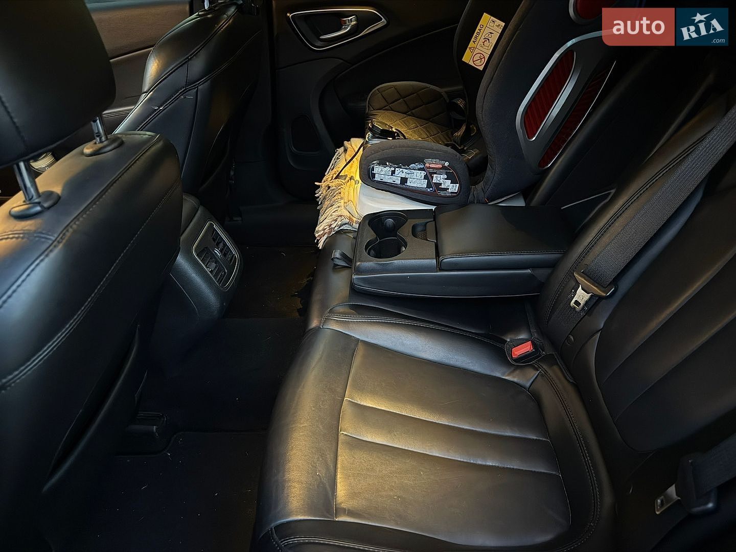 Chrysler 200 2016 VIN 1C3CCCCG5GN186442 фото оголошення 14 з 33