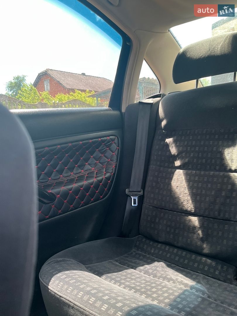 Volkswagen Passat 2001 VIN WVWZZZ3BZ1P057790 фото оголошення 4 з 9