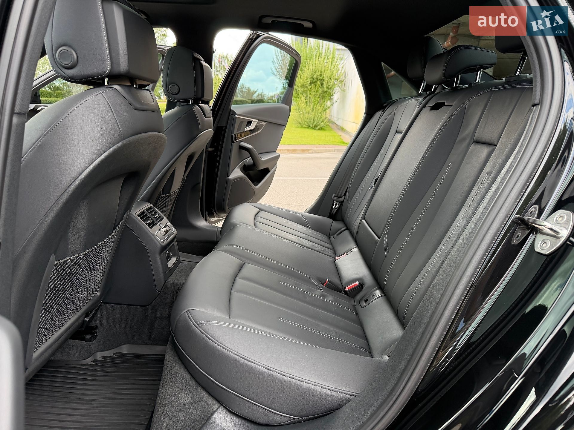 Audi A4 2024 VIN WAUAAAF48RN014341 фото оголошення 49 з 77