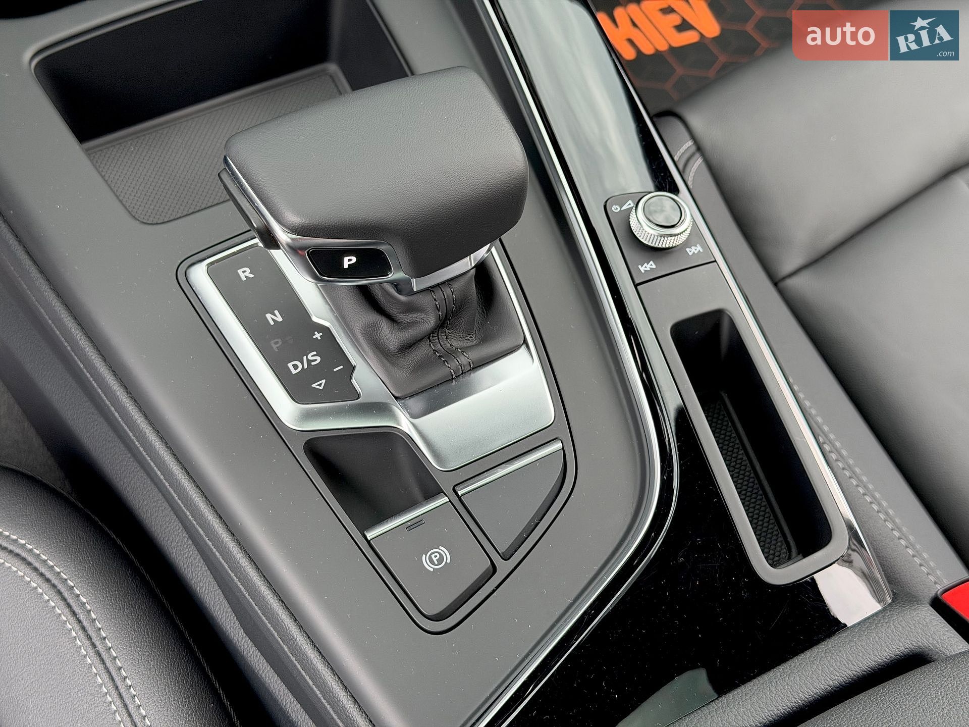 Audi A4 2024 VIN WAUAAAF48RN014341 фото оголошення 69 з 77
