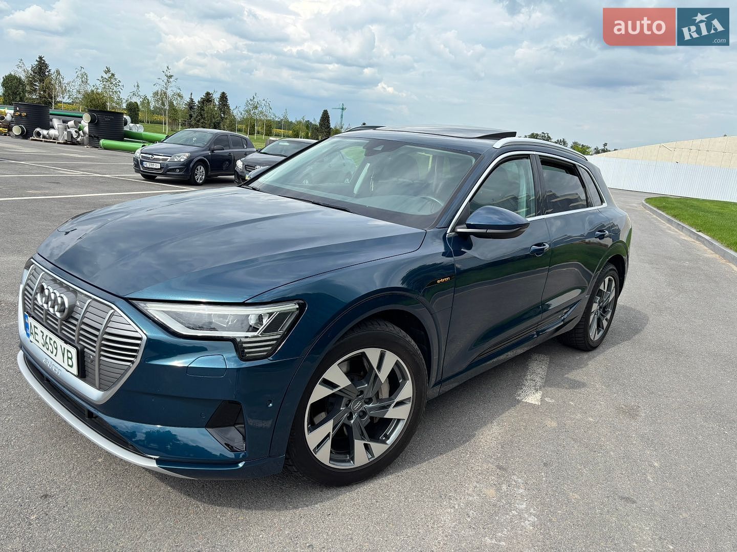Audi e-tron 2019 VIN WAUZZZGE5LB016512 фото оголошення 92 з 130