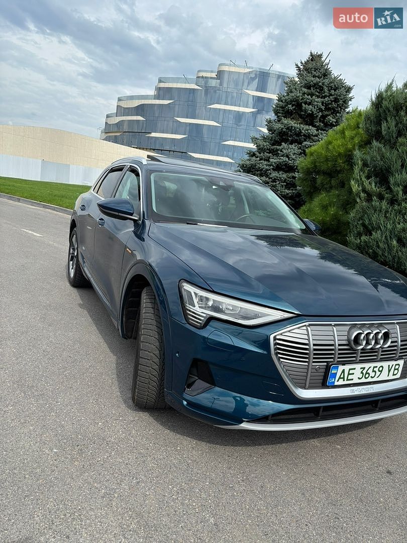 Audi e-tron 2019 VIN WAUZZZGE5LB016512 фото оголошення 91 з 130