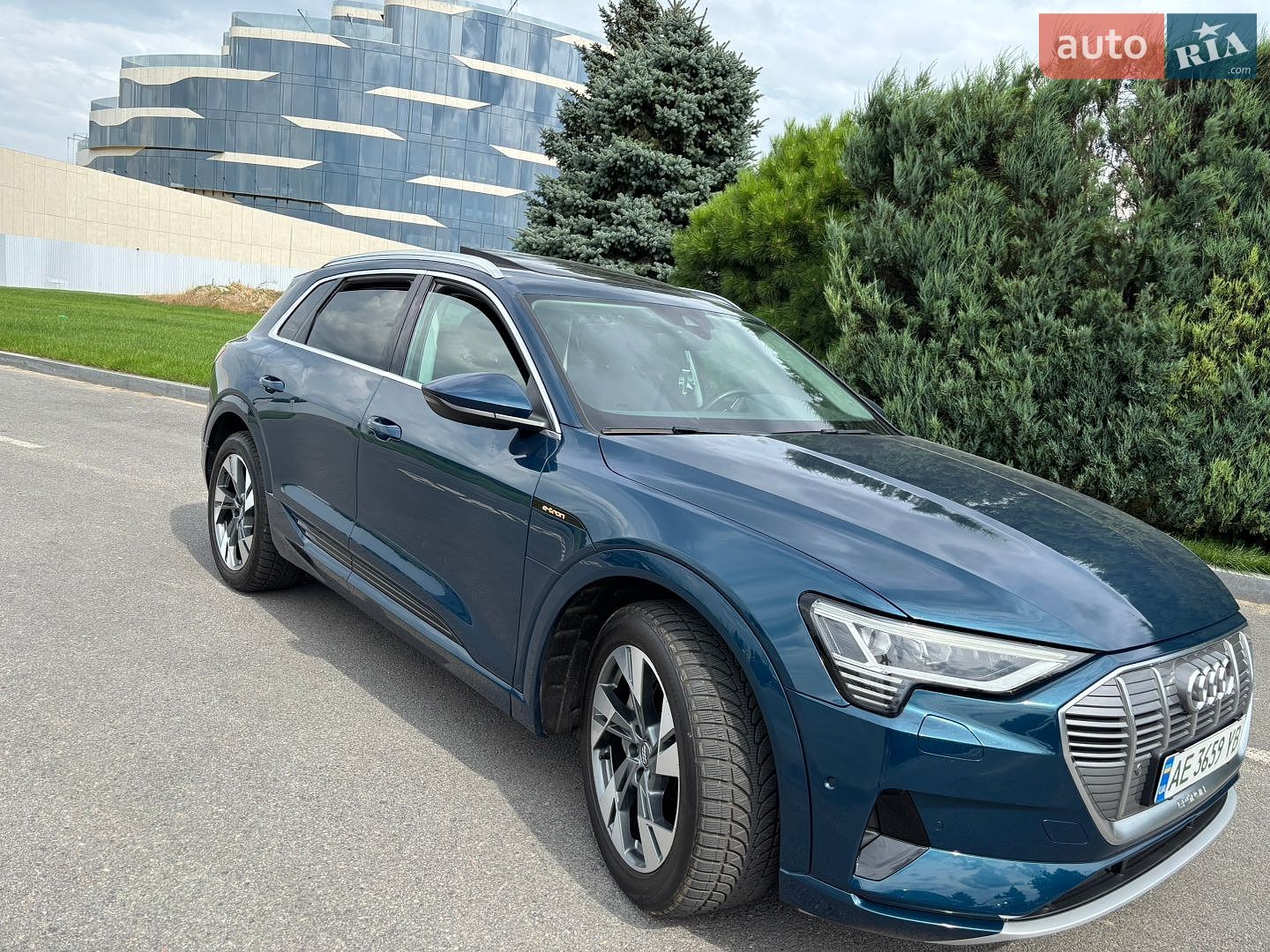 Audi e-tron 2019 VIN WAUZZZGE5LB016512 фото оголошення 96 з 130