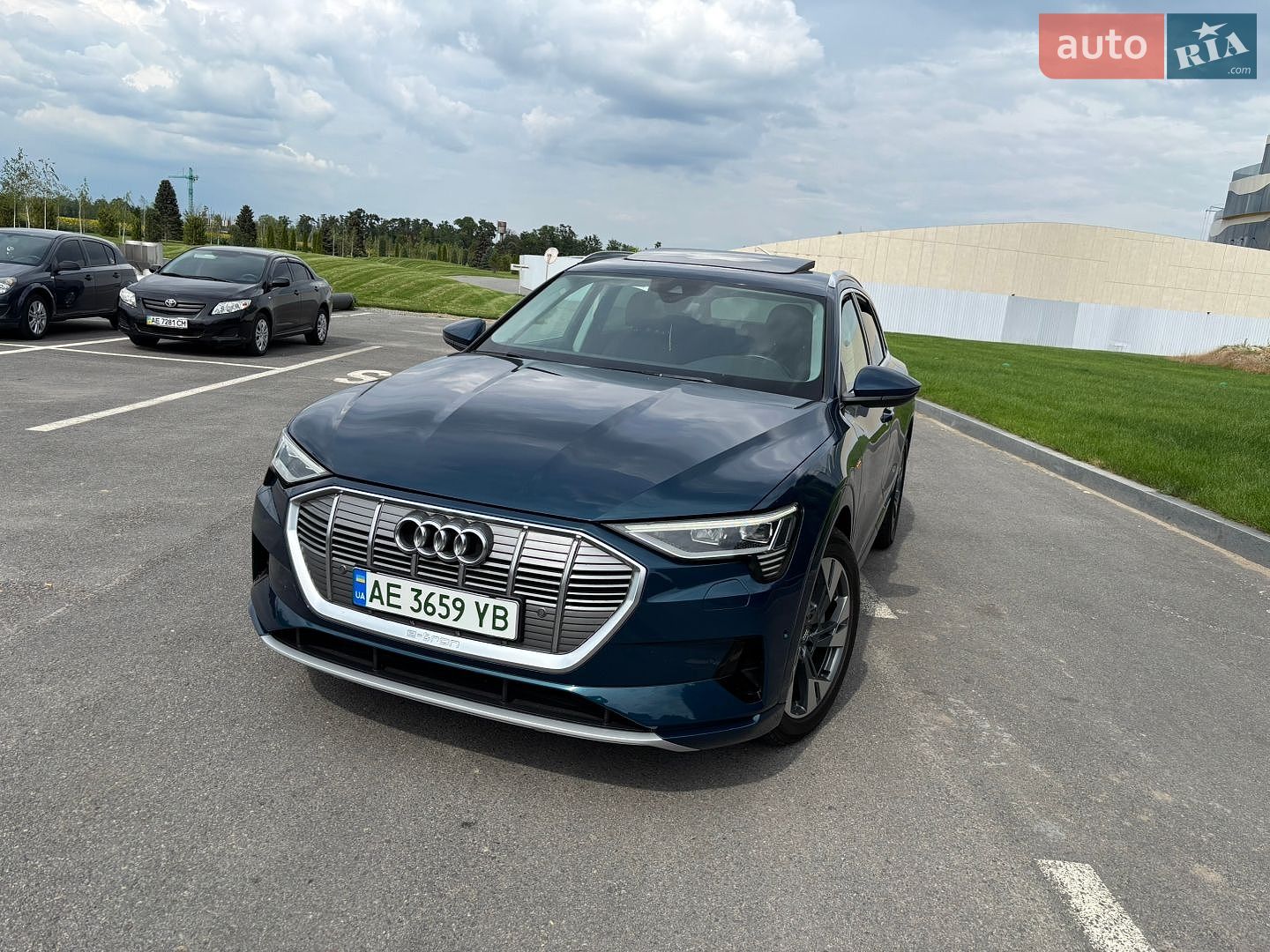 Audi e-tron 2019 VIN WAUZZZGE5LB016512 фото оголошення 100 з 130