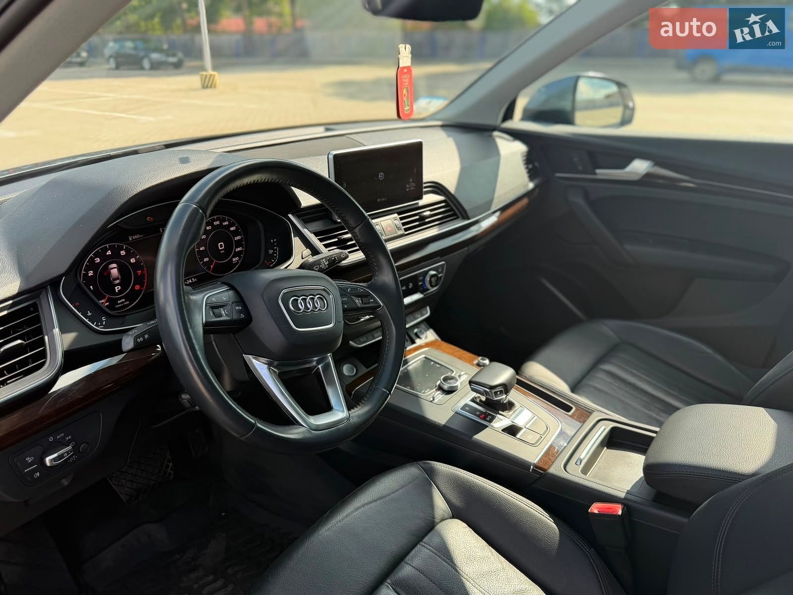 Audi Q5 2018 VIN WA1ANAFY4J2242119 фото оголошення 9 з 20