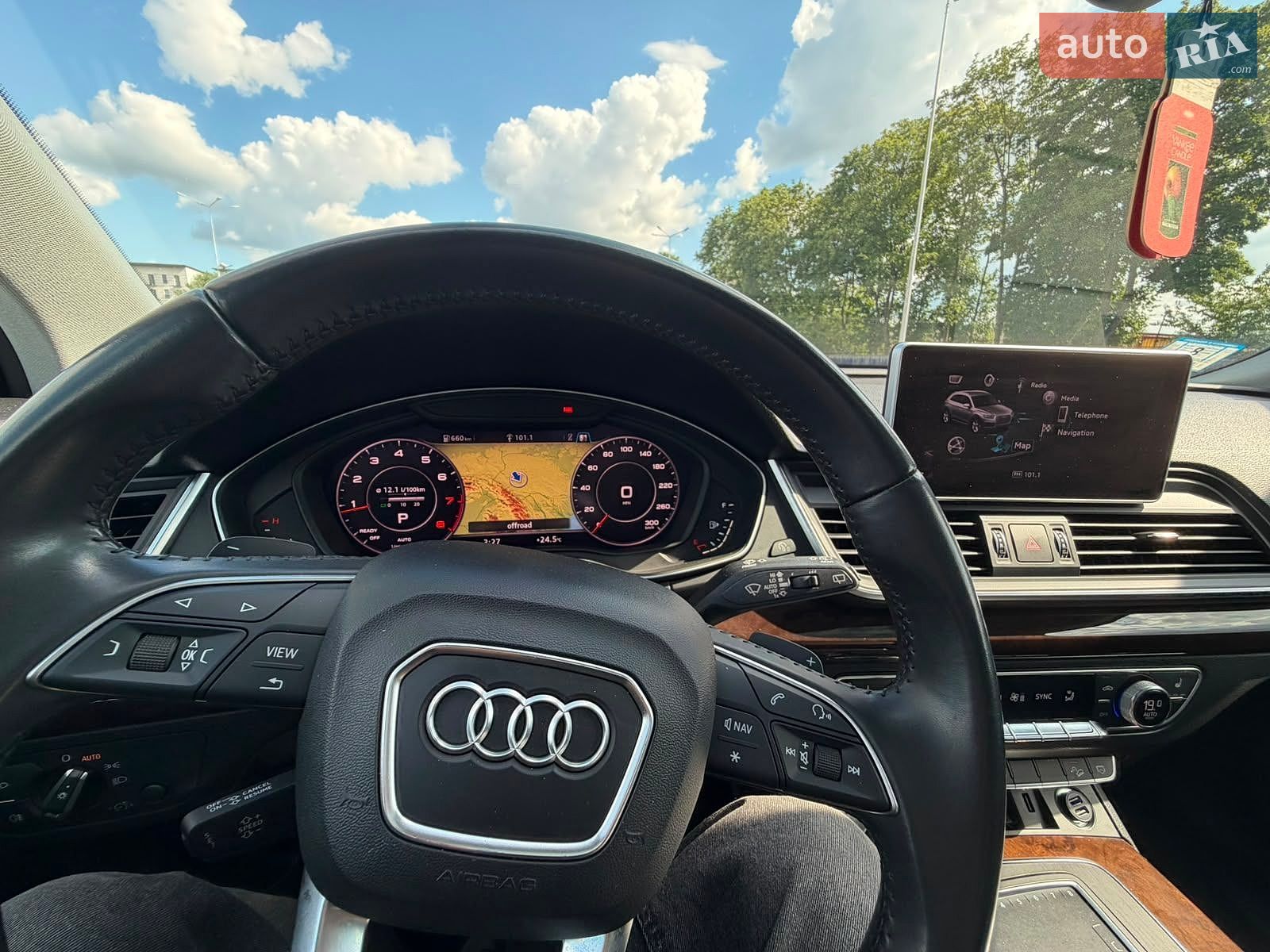 Audi Q5 2018 VIN WA1ANAFY4J2242119 фото оголошення 12 з 20