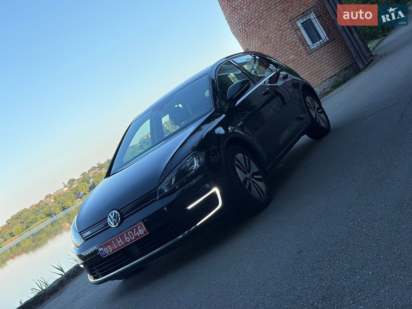 Volkswagen e-Golf 2015 VIN WVWZZZAUZFW901517 фото оголошення 2 з 23
