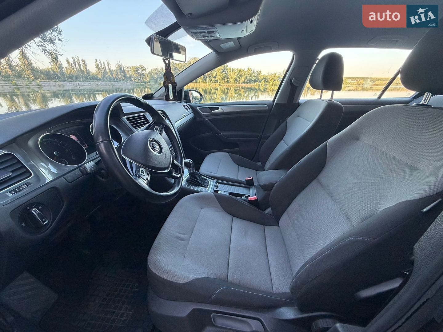 Volkswagen e-Golf 2015 VIN WVWZZZAUZFW901517 фото оголошення 14 з 23