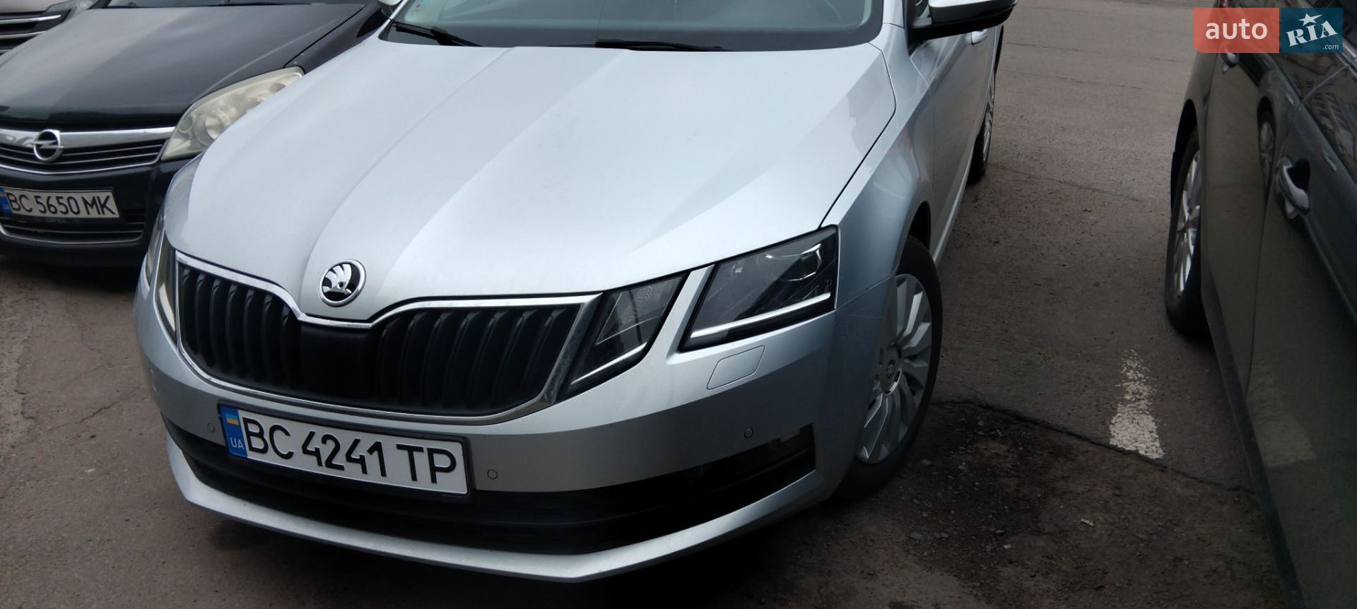 Skoda Octavia 2019 VIN TMBJG7NE7K0200258 фото оголошення 4 з 8