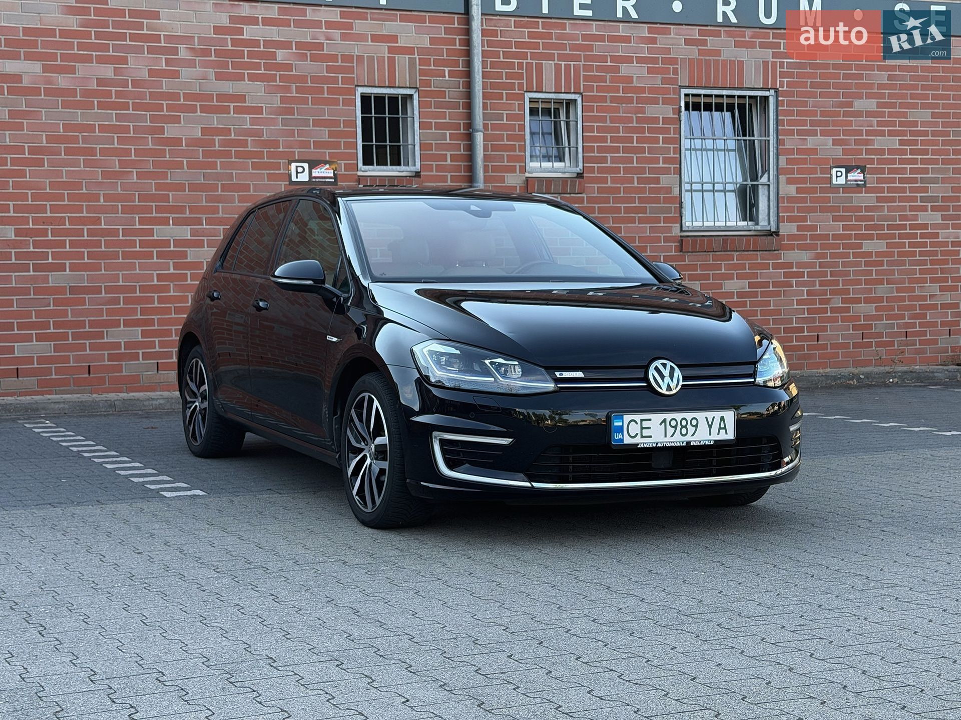 Volkswagen e-Golf 2019 VIN WVWZZZAUZK8913671 фото оголошення 2 з 26