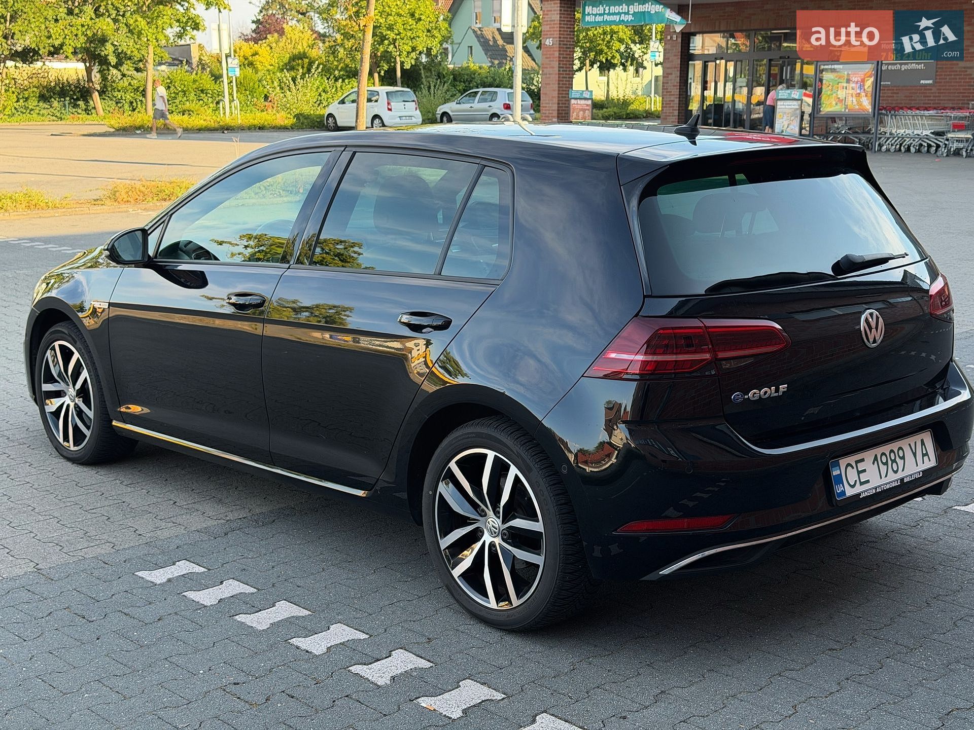 Volkswagen e-Golf 2019 VIN WVWZZZAUZK8913671 фото оголошення 7 з 26
