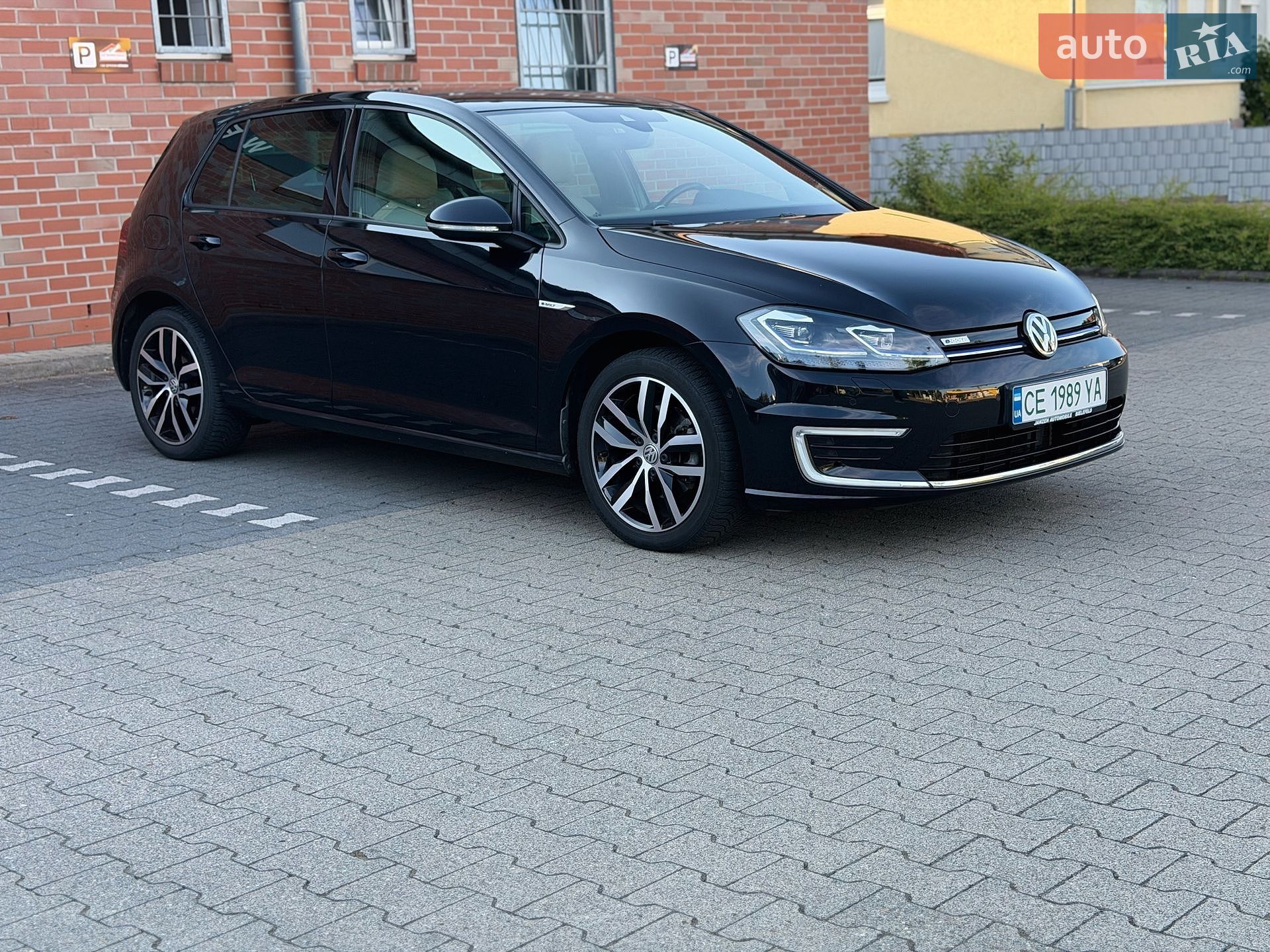 Volkswagen e-Golf 2019 VIN WVWZZZAUZK8913671 фото оголошення 4 з 26